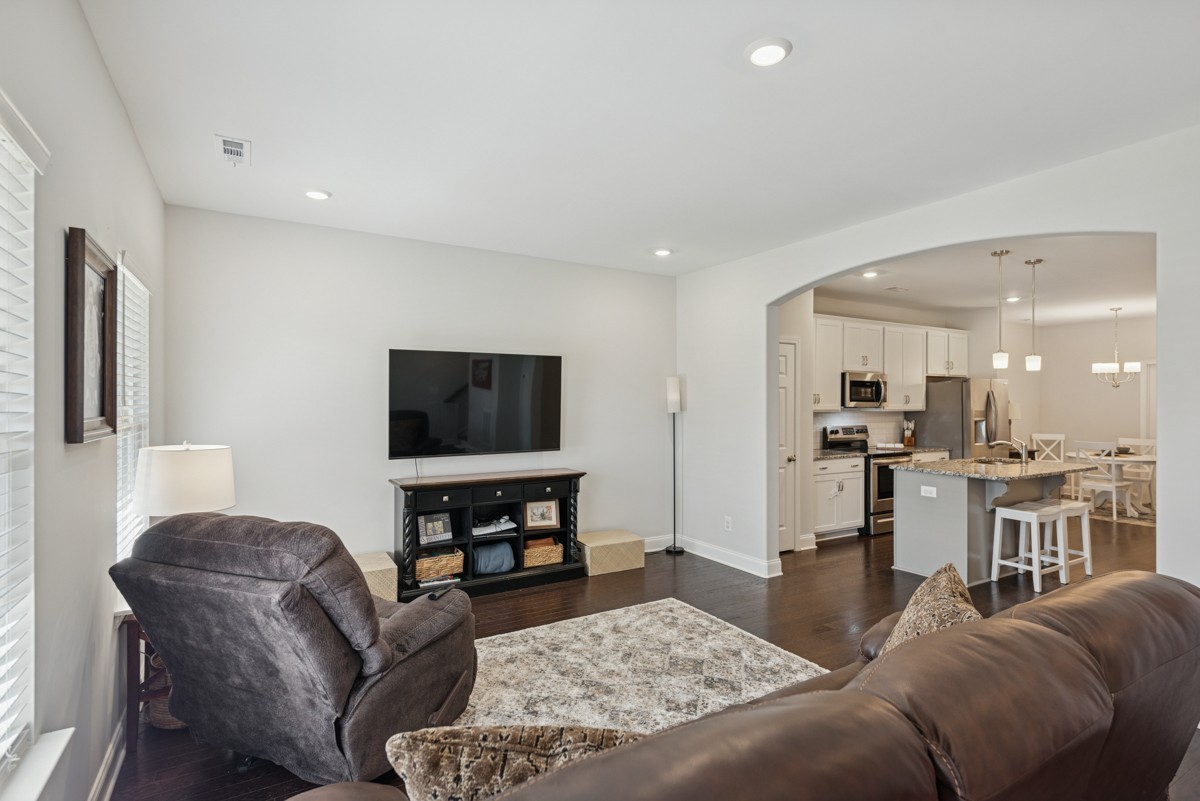 931 Nance Ln