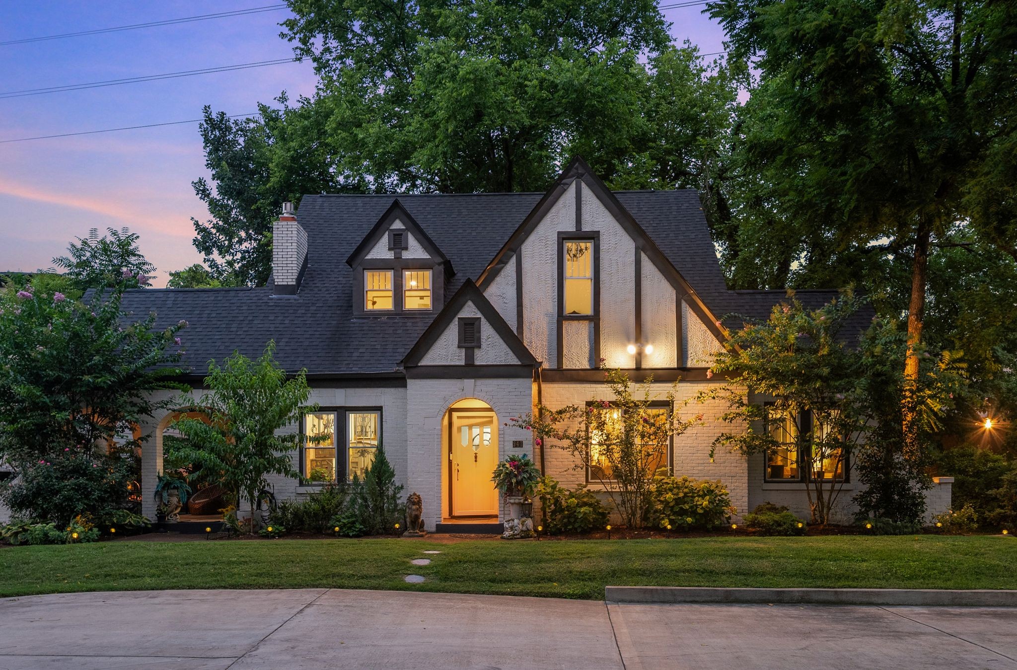 947 Gale Ln
