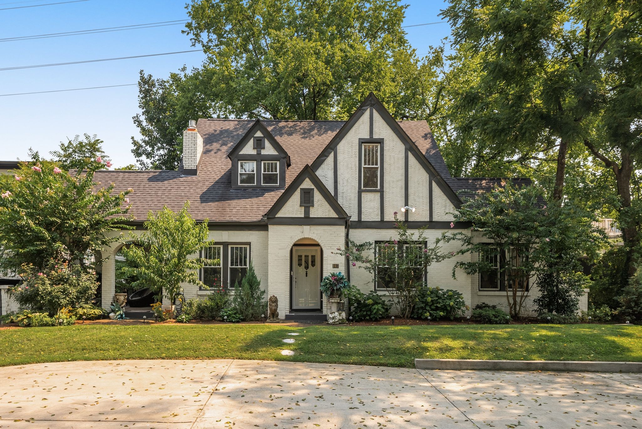 947 Gale Ln
