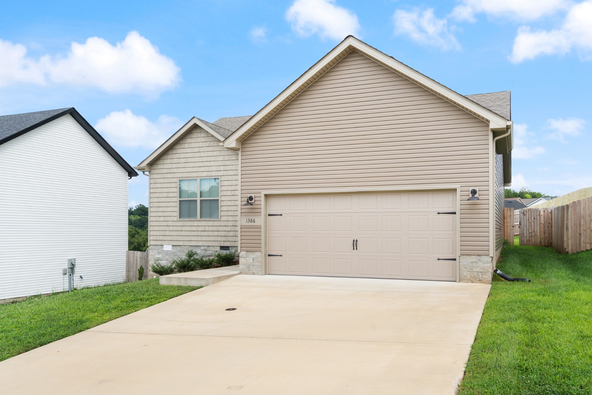 1386 Isaiah Dr