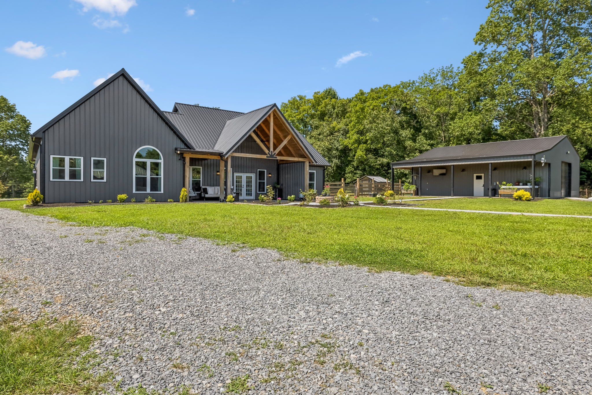 1129 Jim Read Road