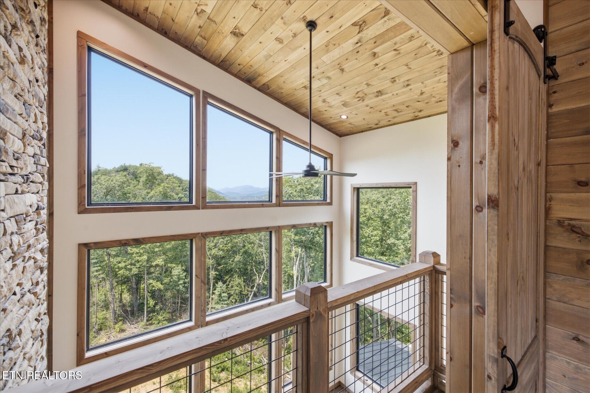 2046 Spurling Rd