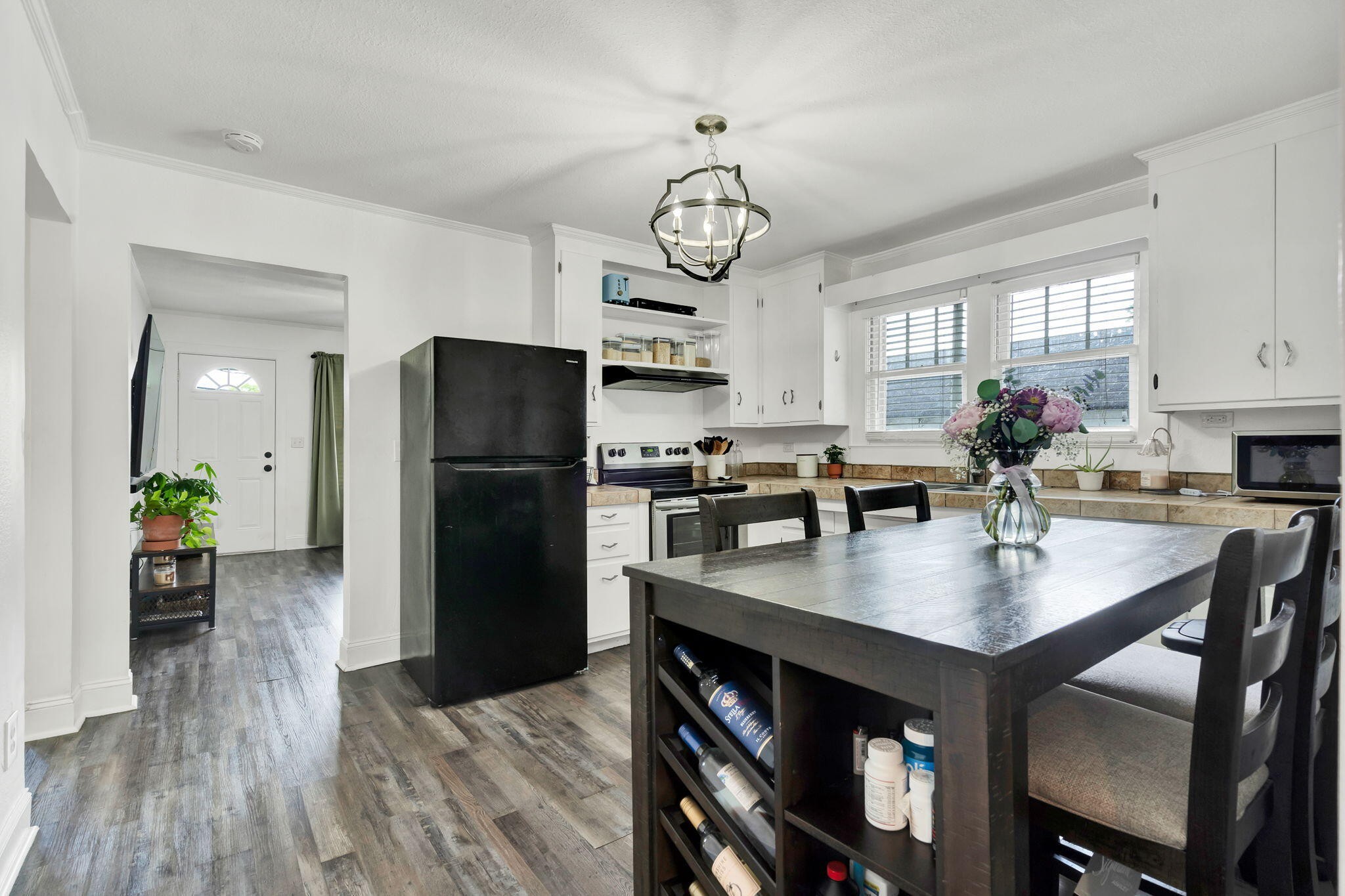 453 Crest Drive, SW