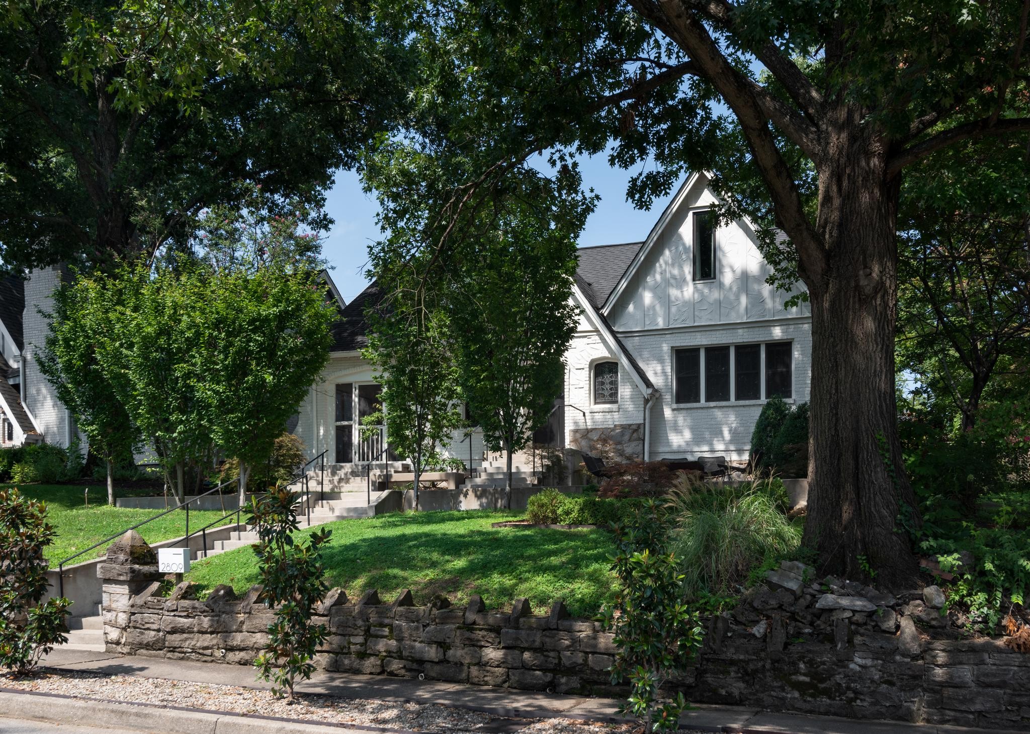2809 Oakland Ave