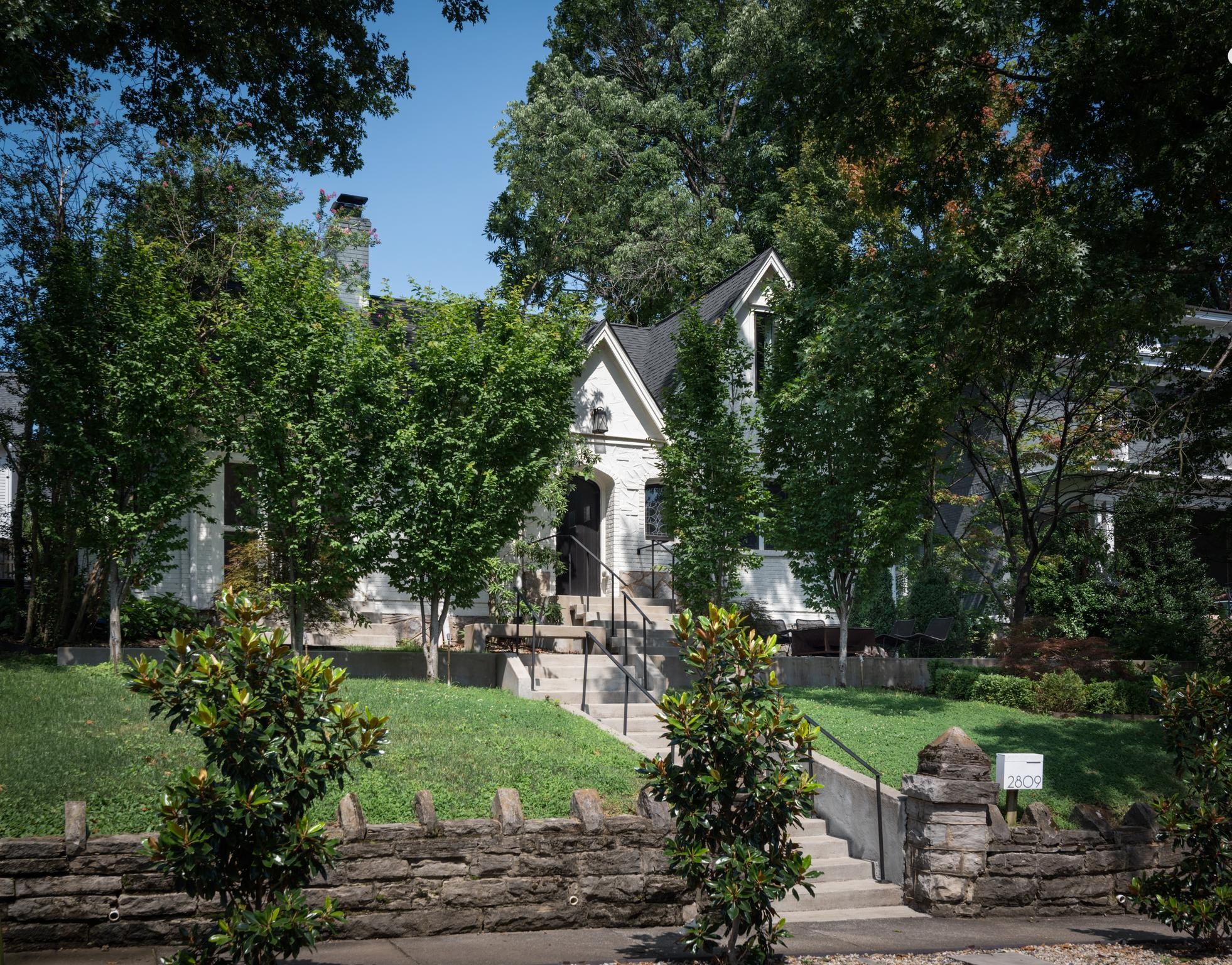 2809 Oakland Ave