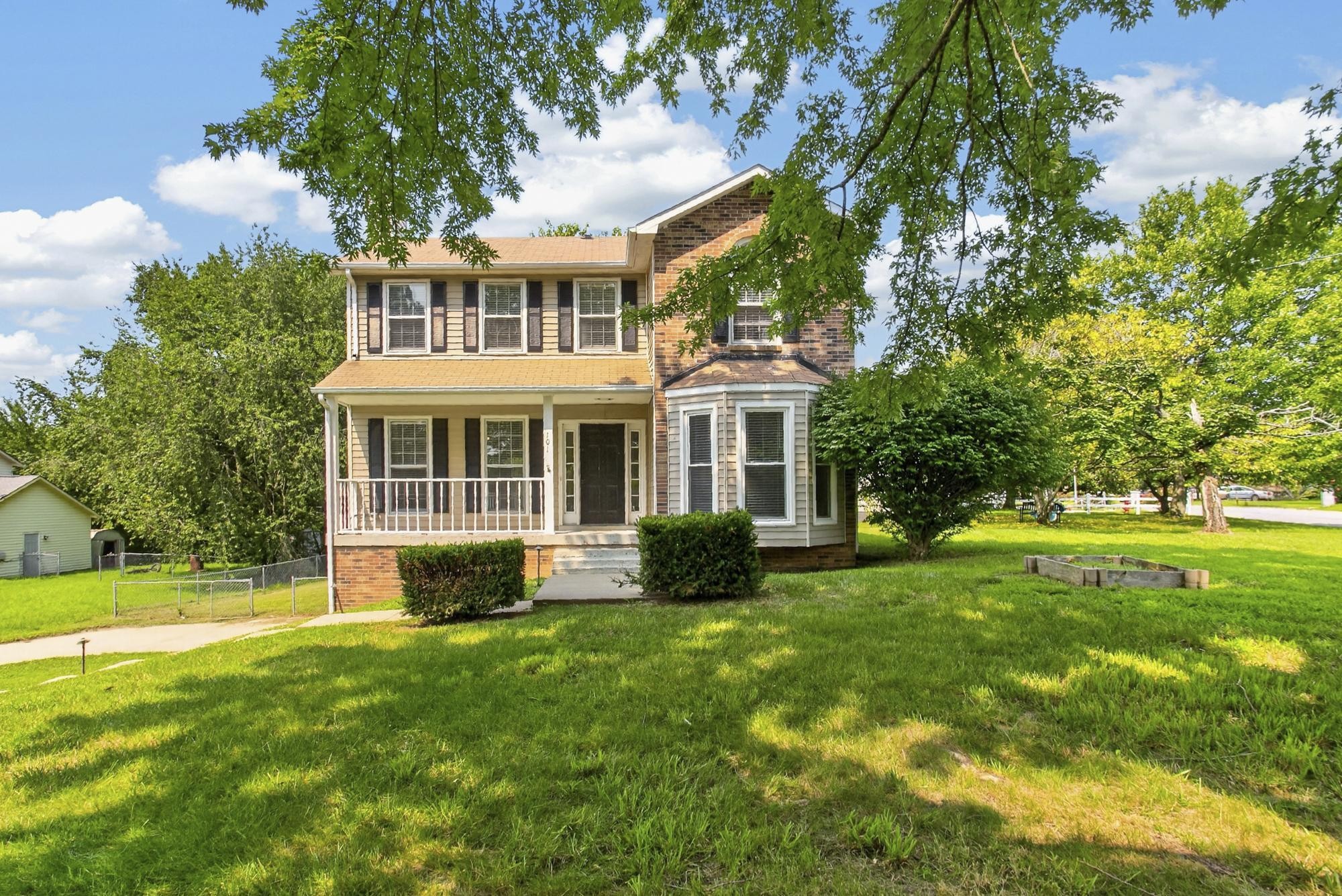 101 Iris Ct