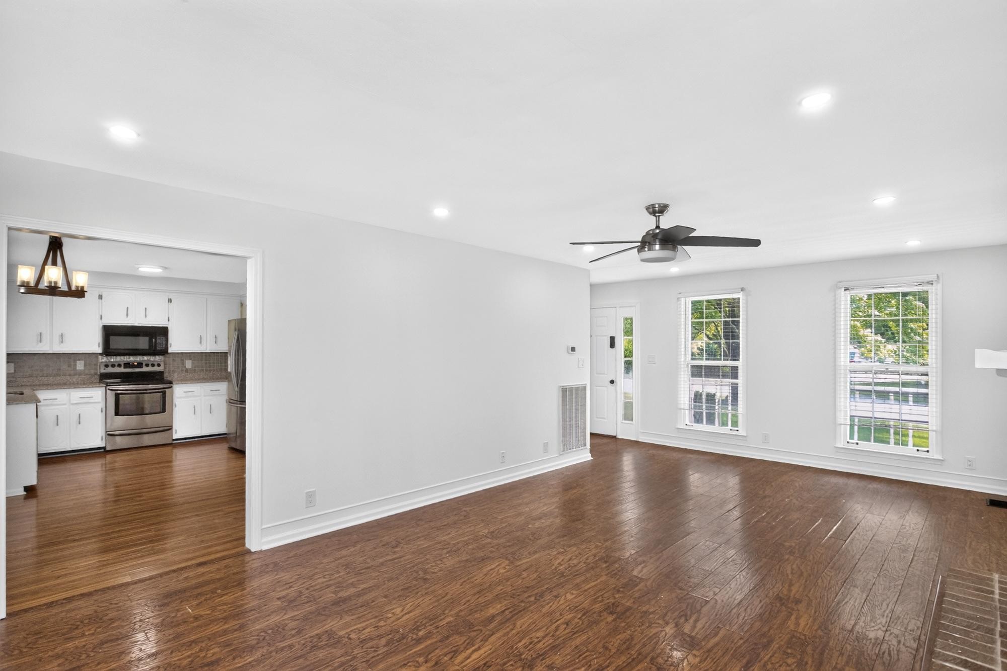 101 Iris Ct