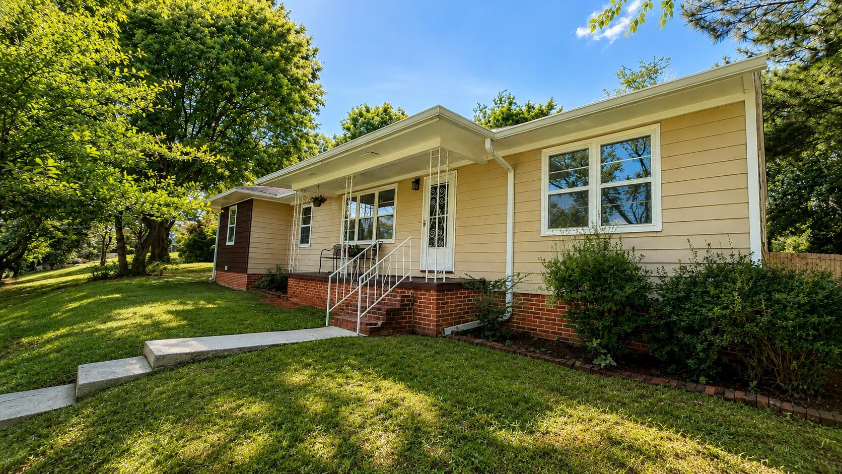 3005 Pine Drive, NE