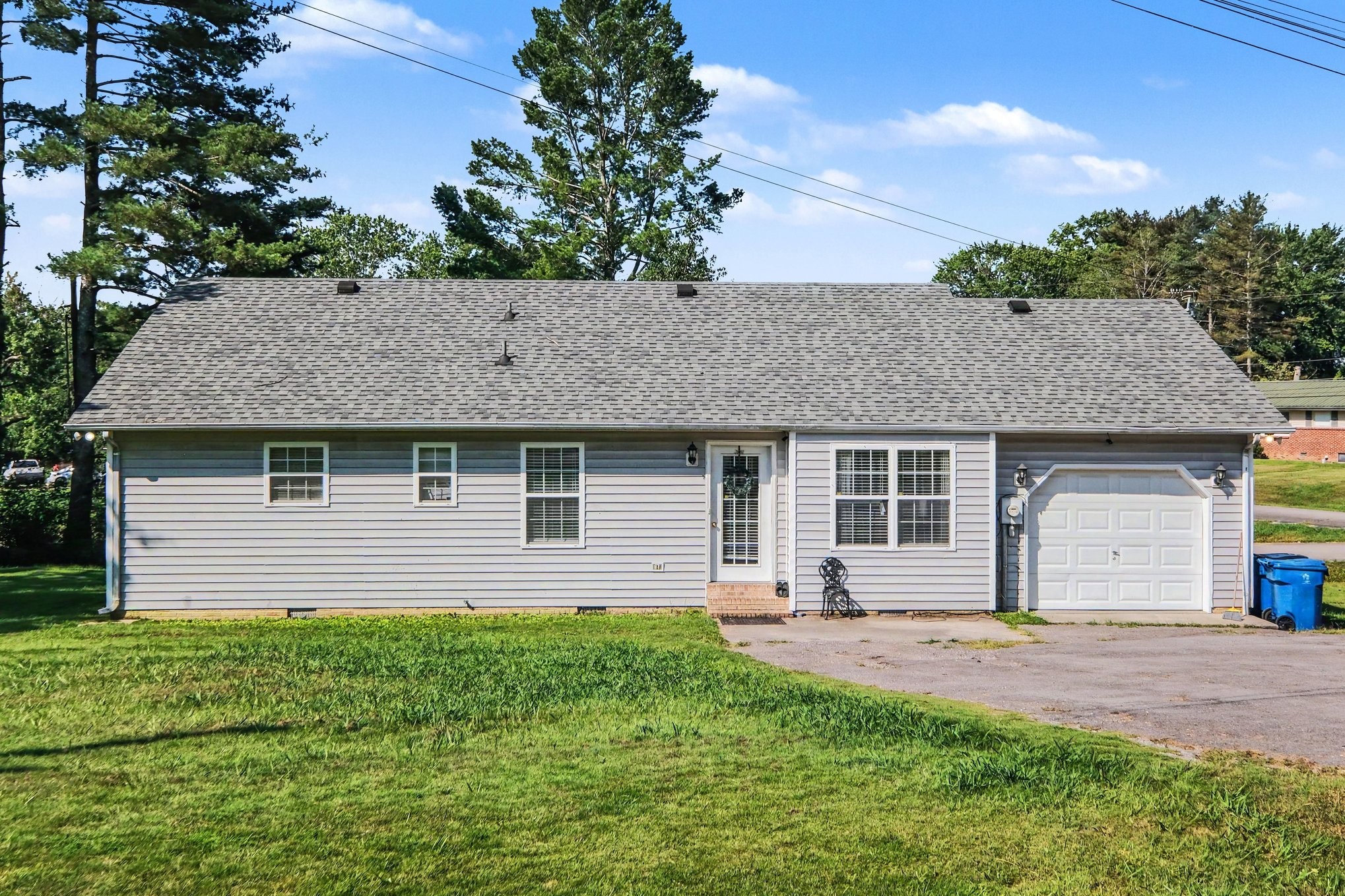 22 Edgewood Ct