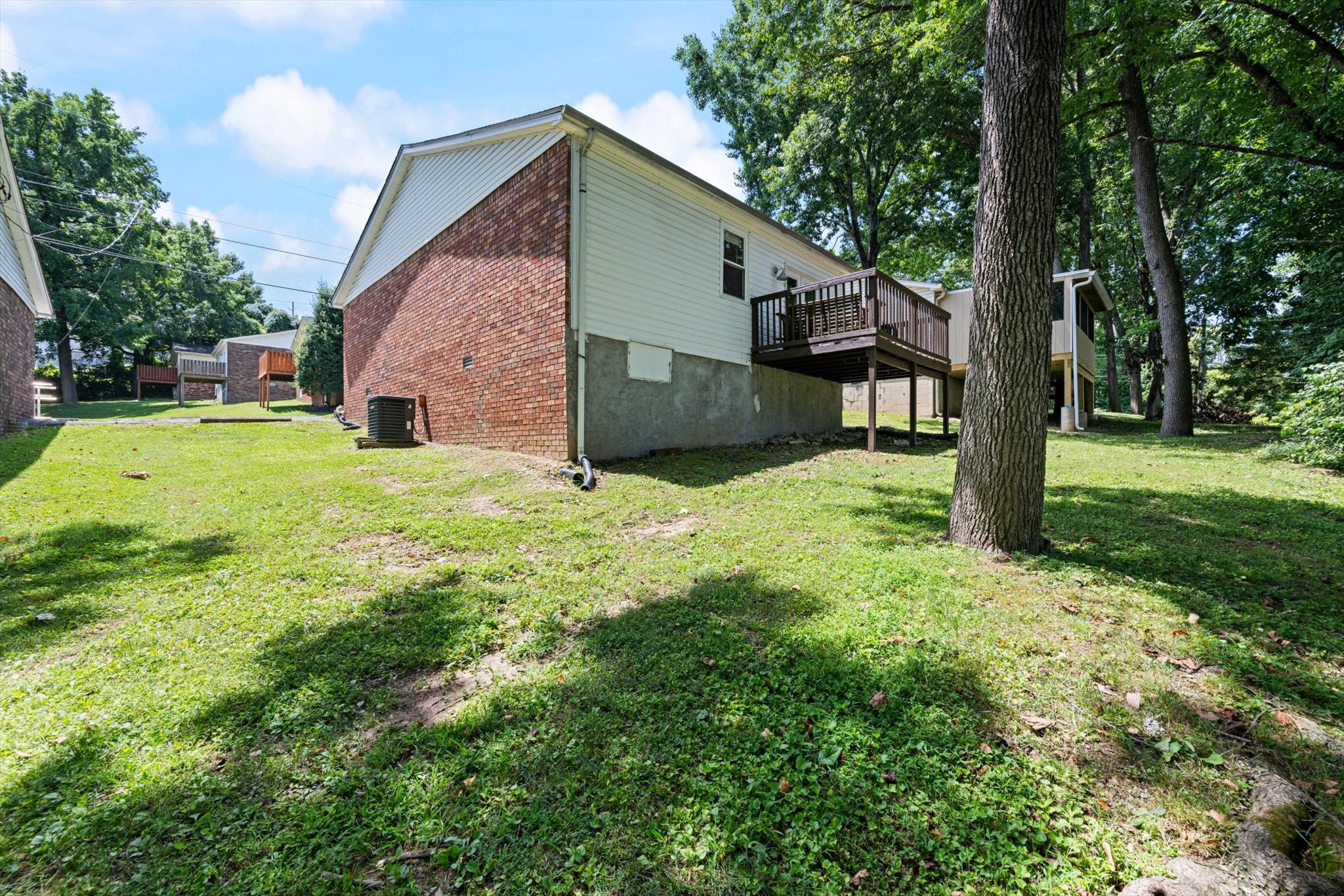 102 Five Oaks Dr