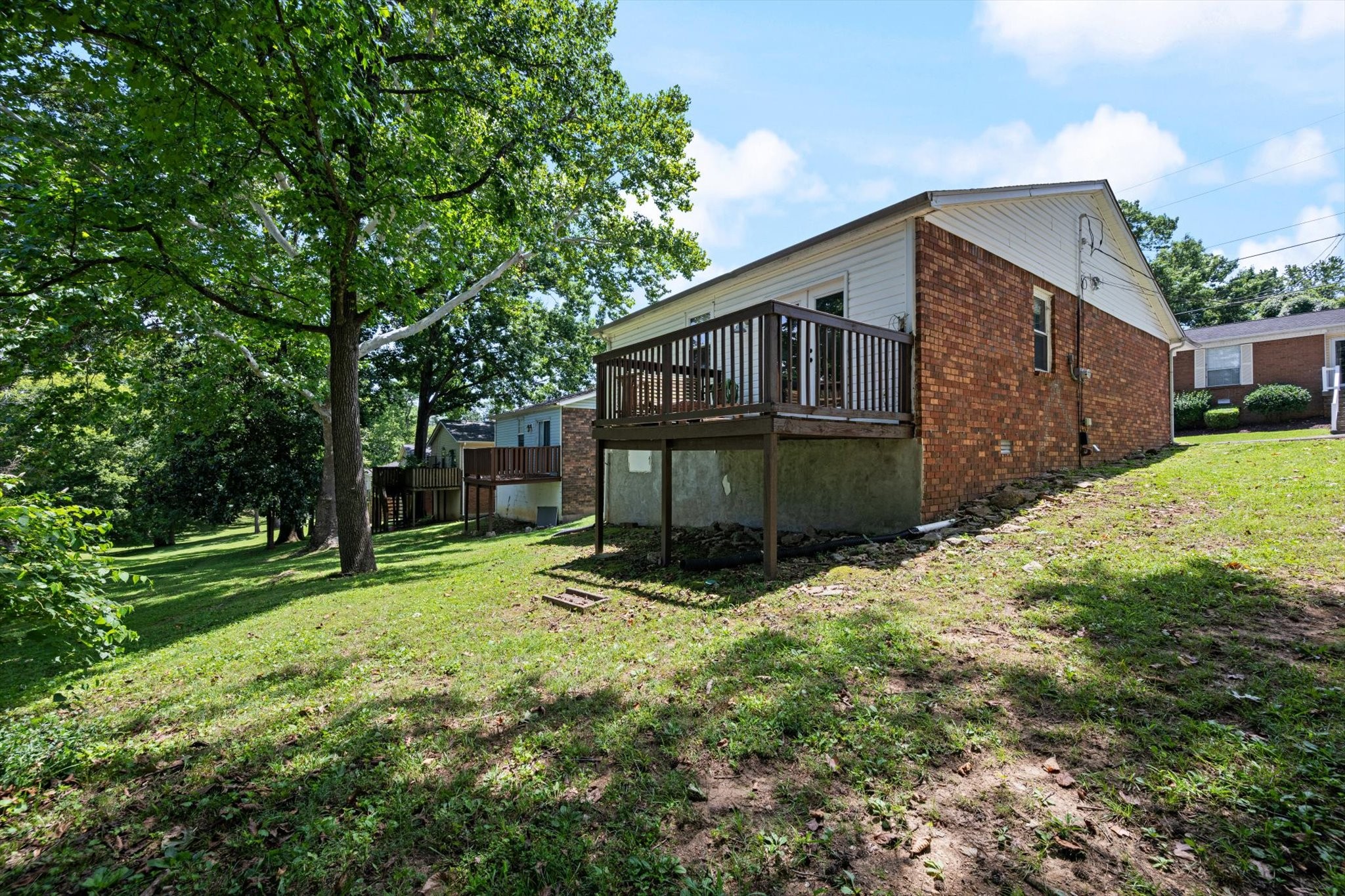 102 Five Oaks Dr