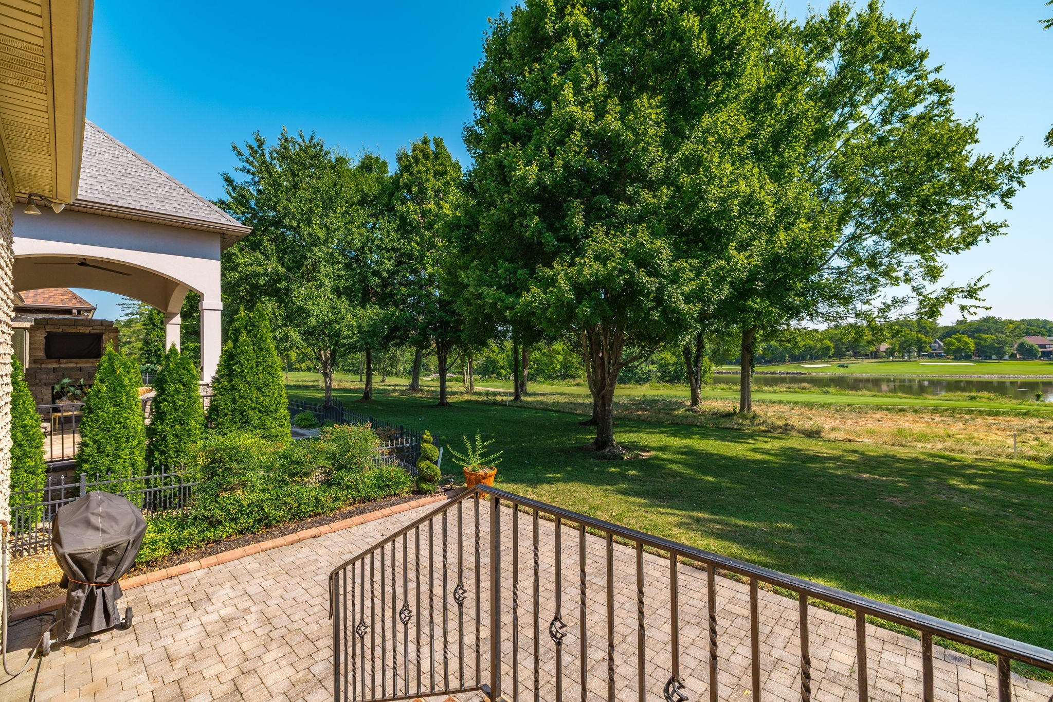 1165 Chloe Dr