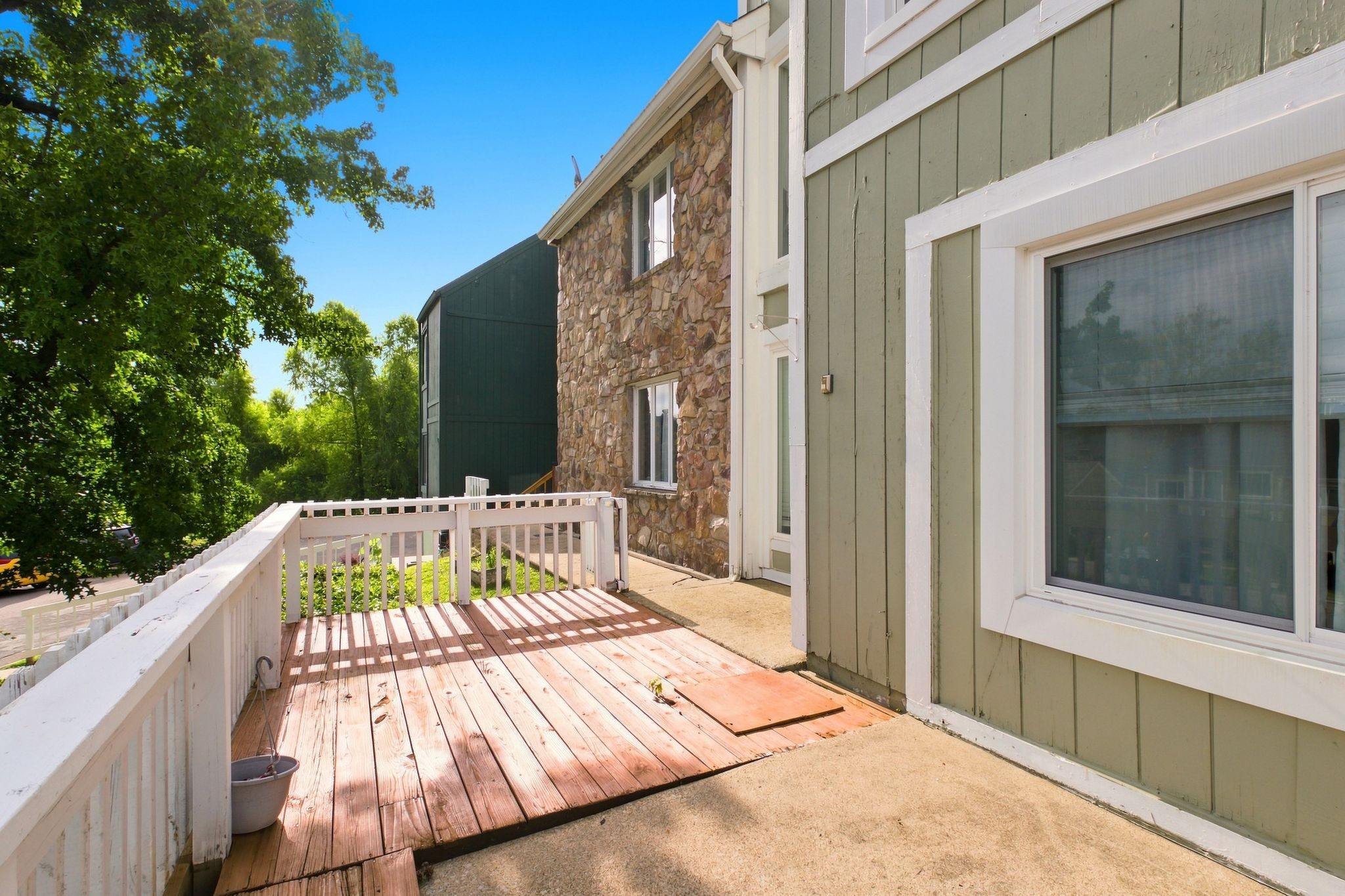 200 Raintree Dr