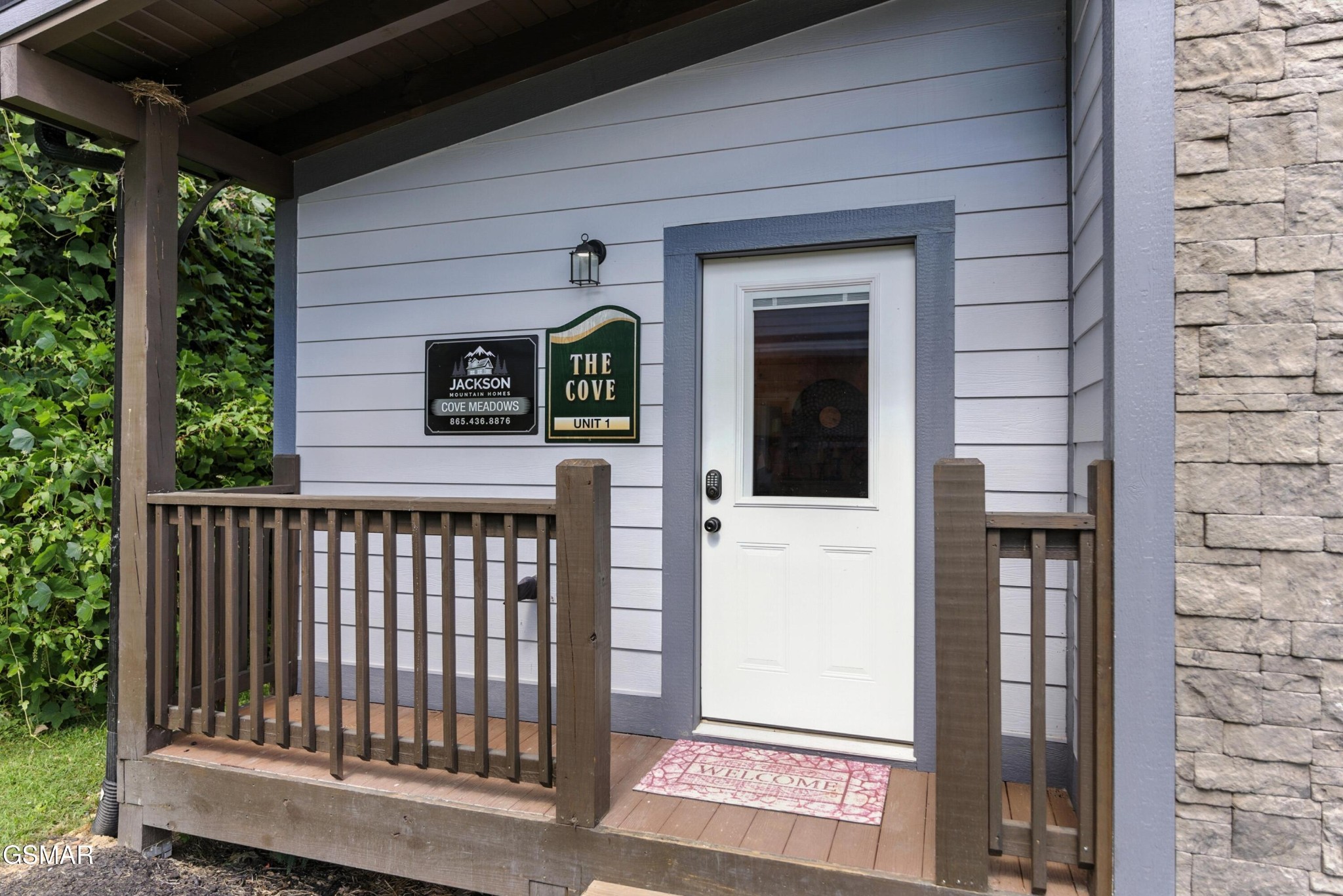 576 Dollywood Lane