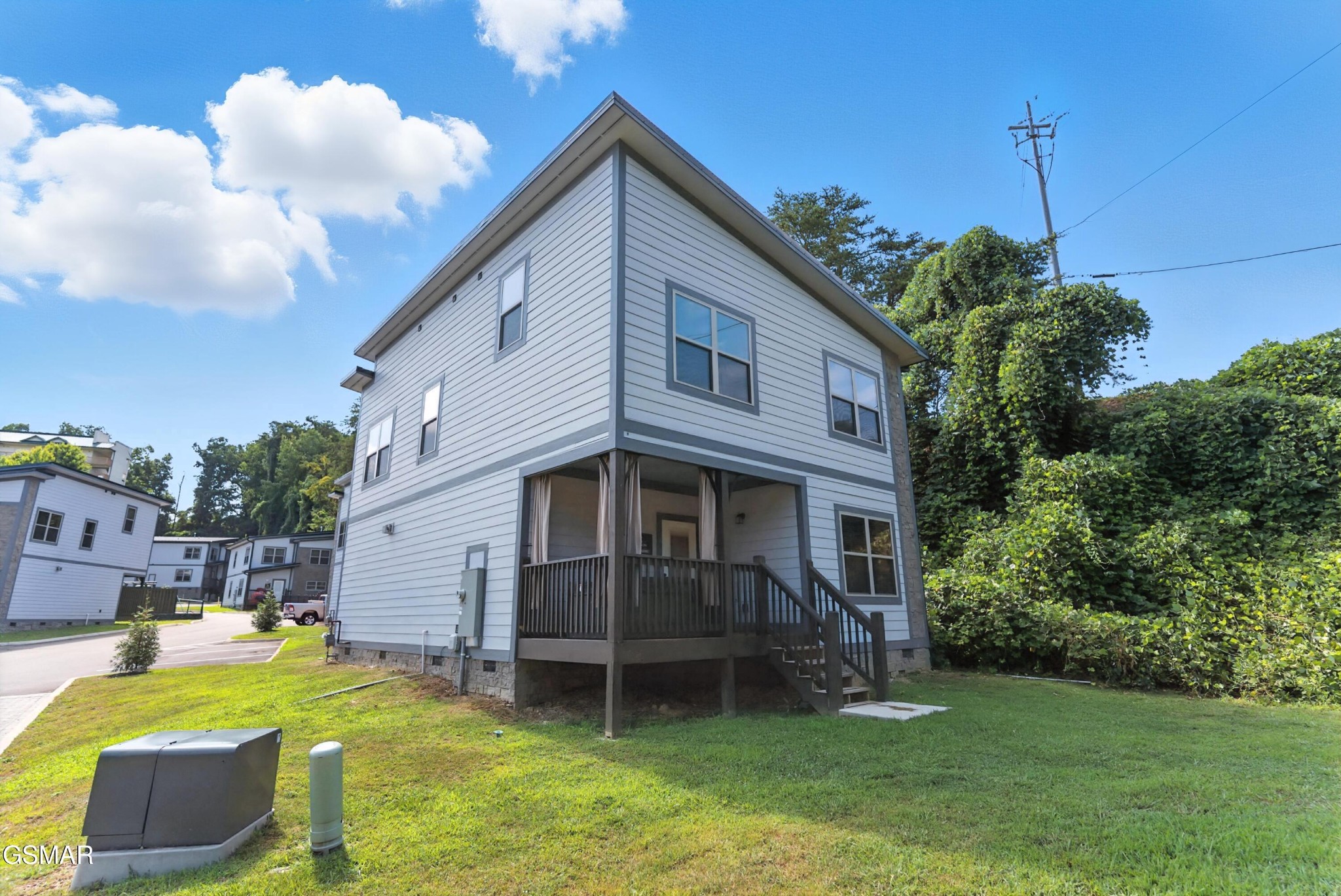 576 Dollywood Lane