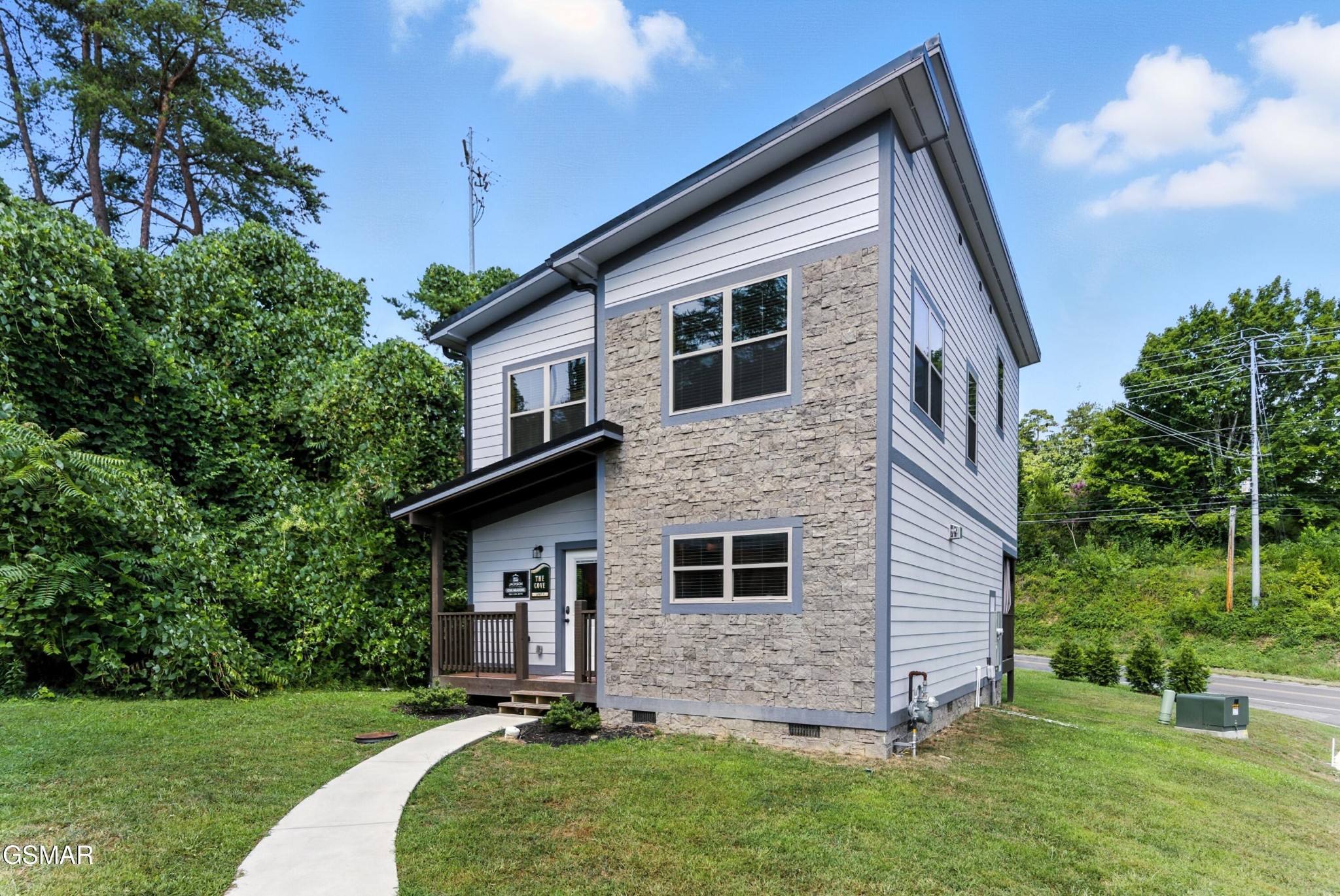 576 Dollywood Lane