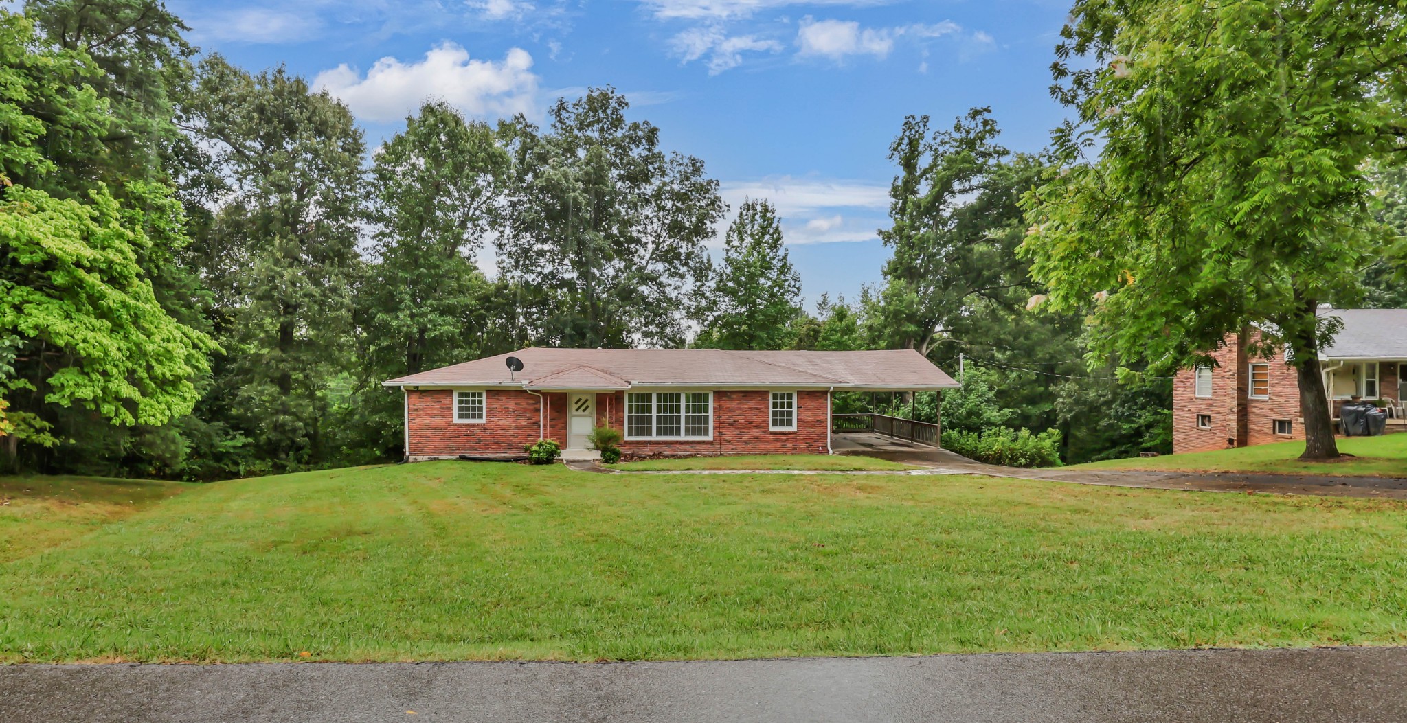 2064 Lintwood Dr
