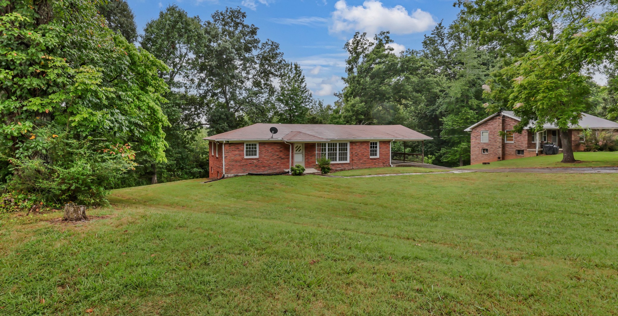 2064 Lintwood Dr