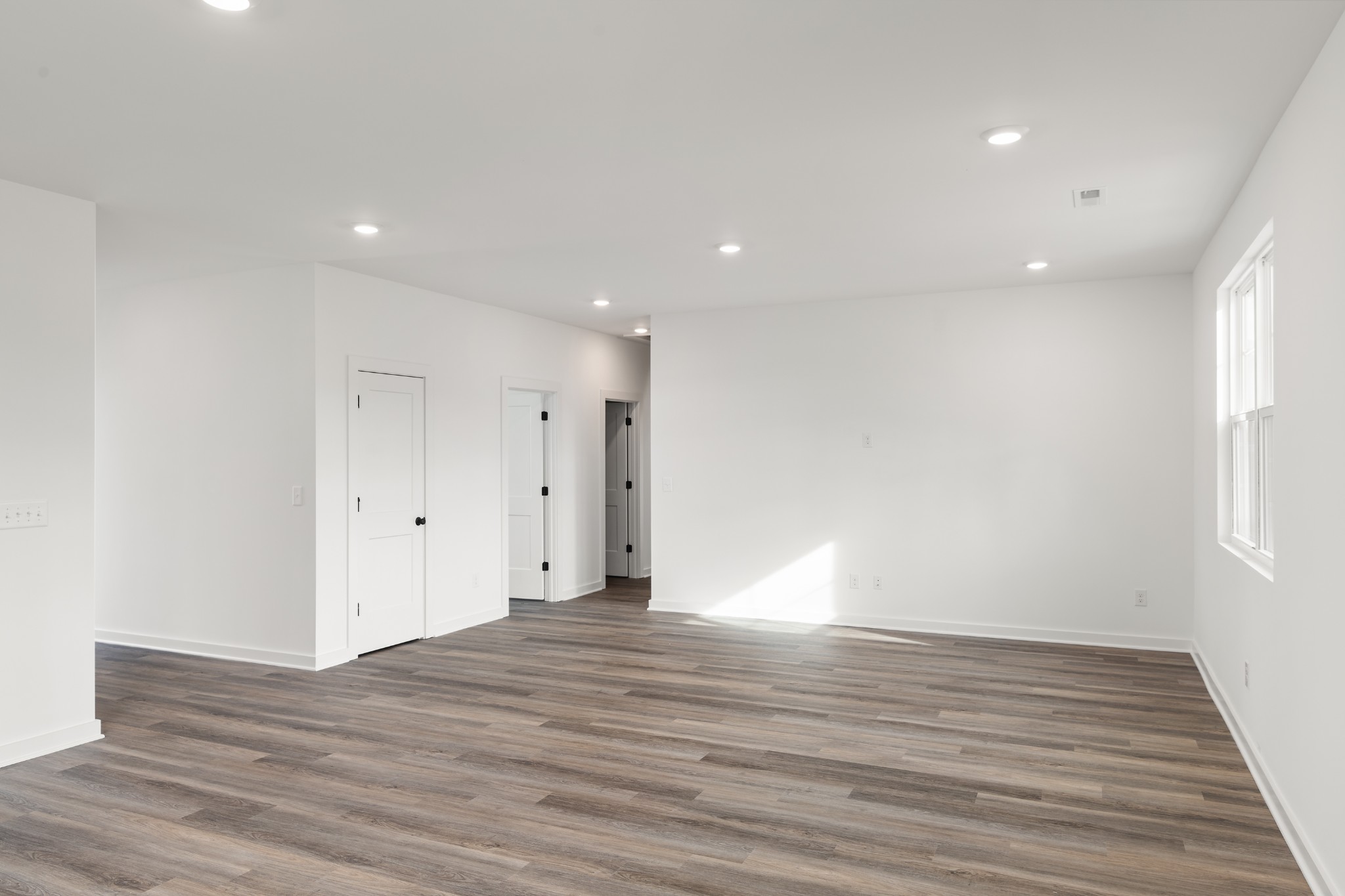 2292 Nicholas Ave