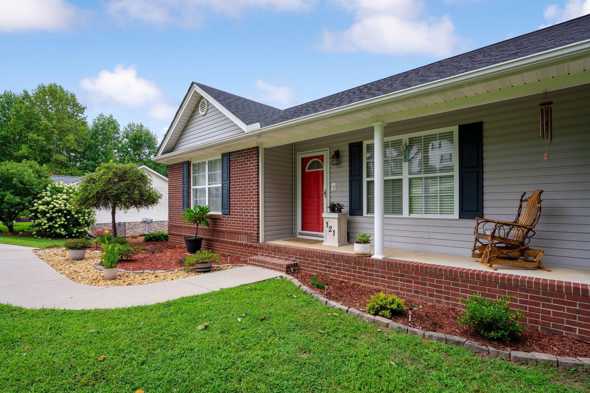 121 Ruth Way, SW