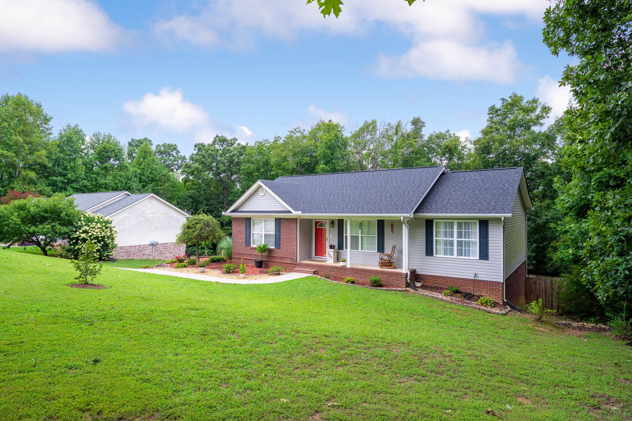 121 Ruth Way, SW
