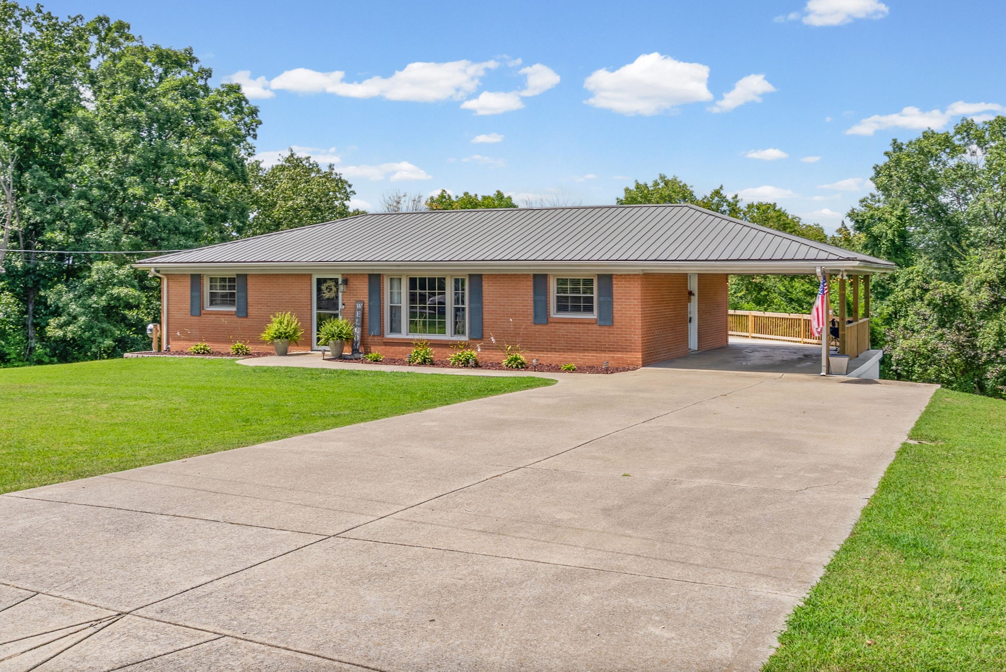 871 Center Point Rd