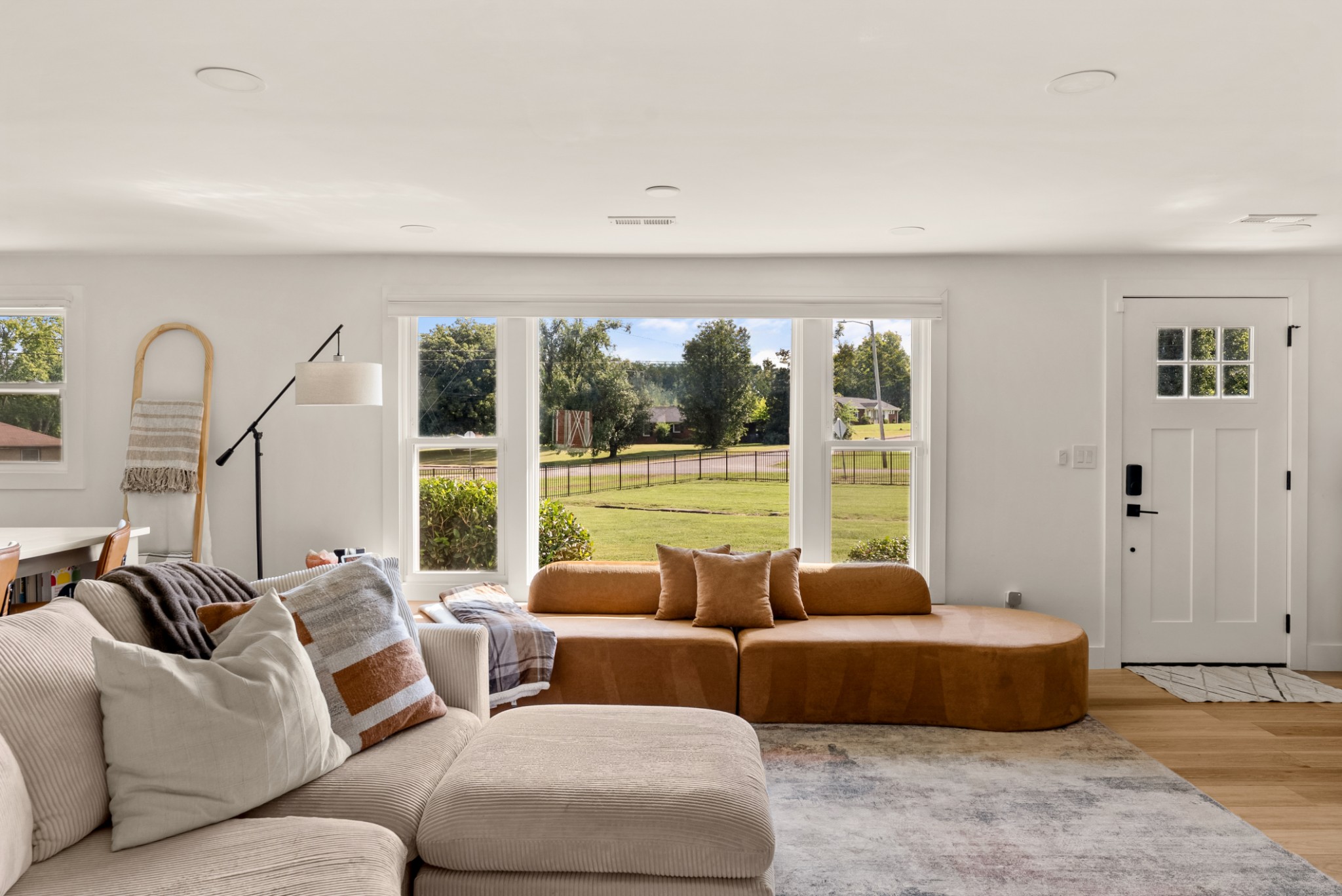 2903 Stanwyck Dr