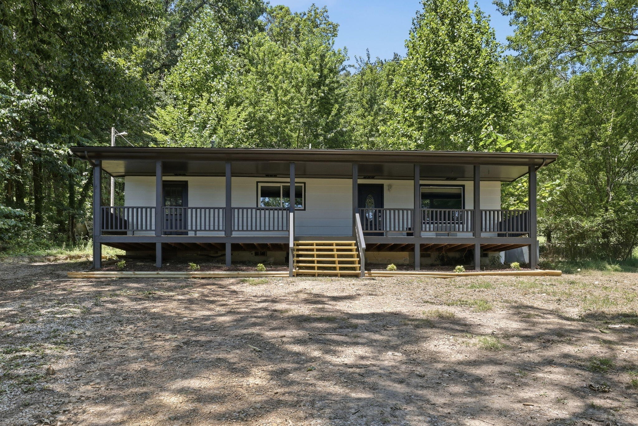 664 Red Hill Valley Road, SE