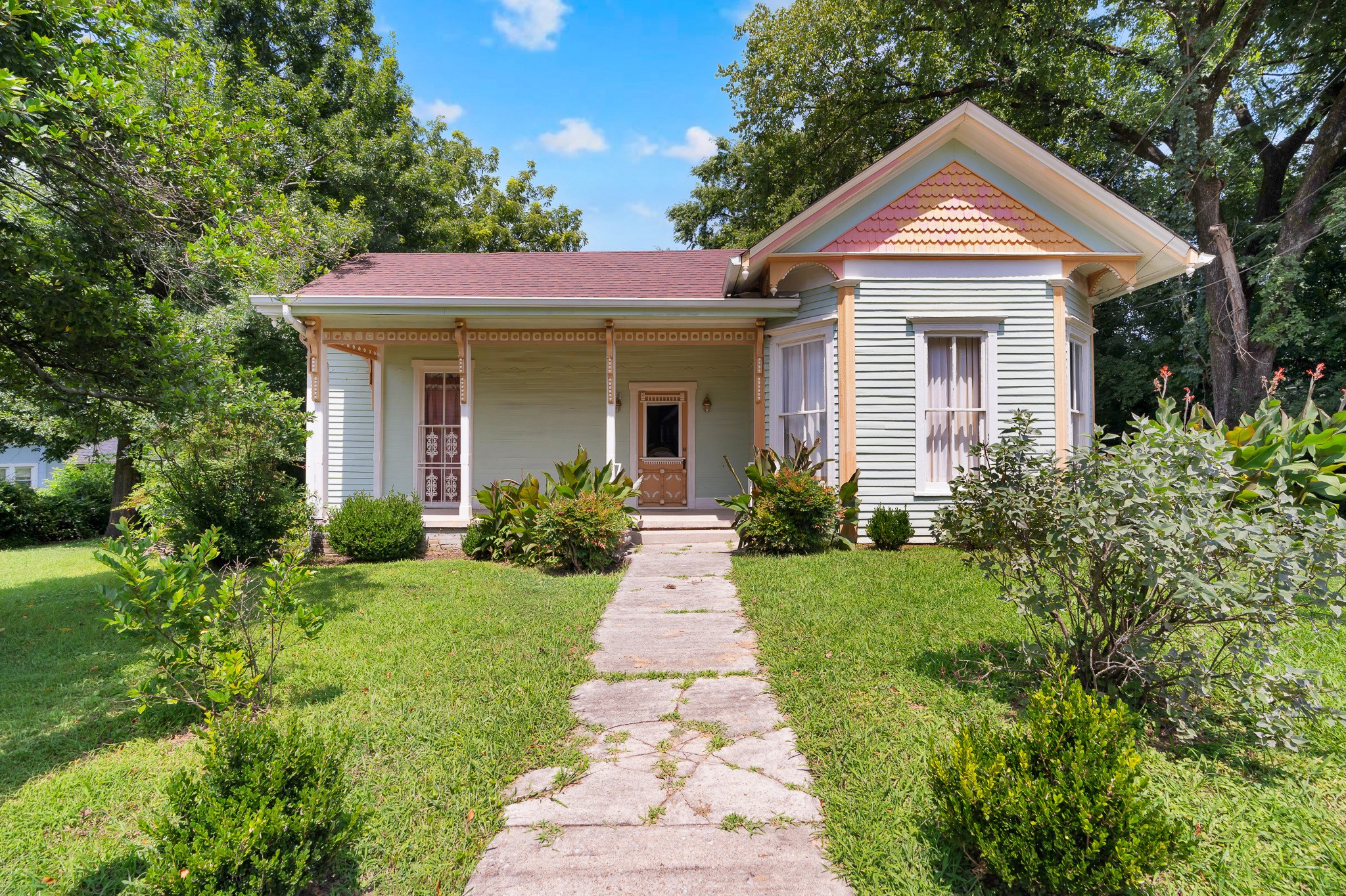 709 Belmont Ave