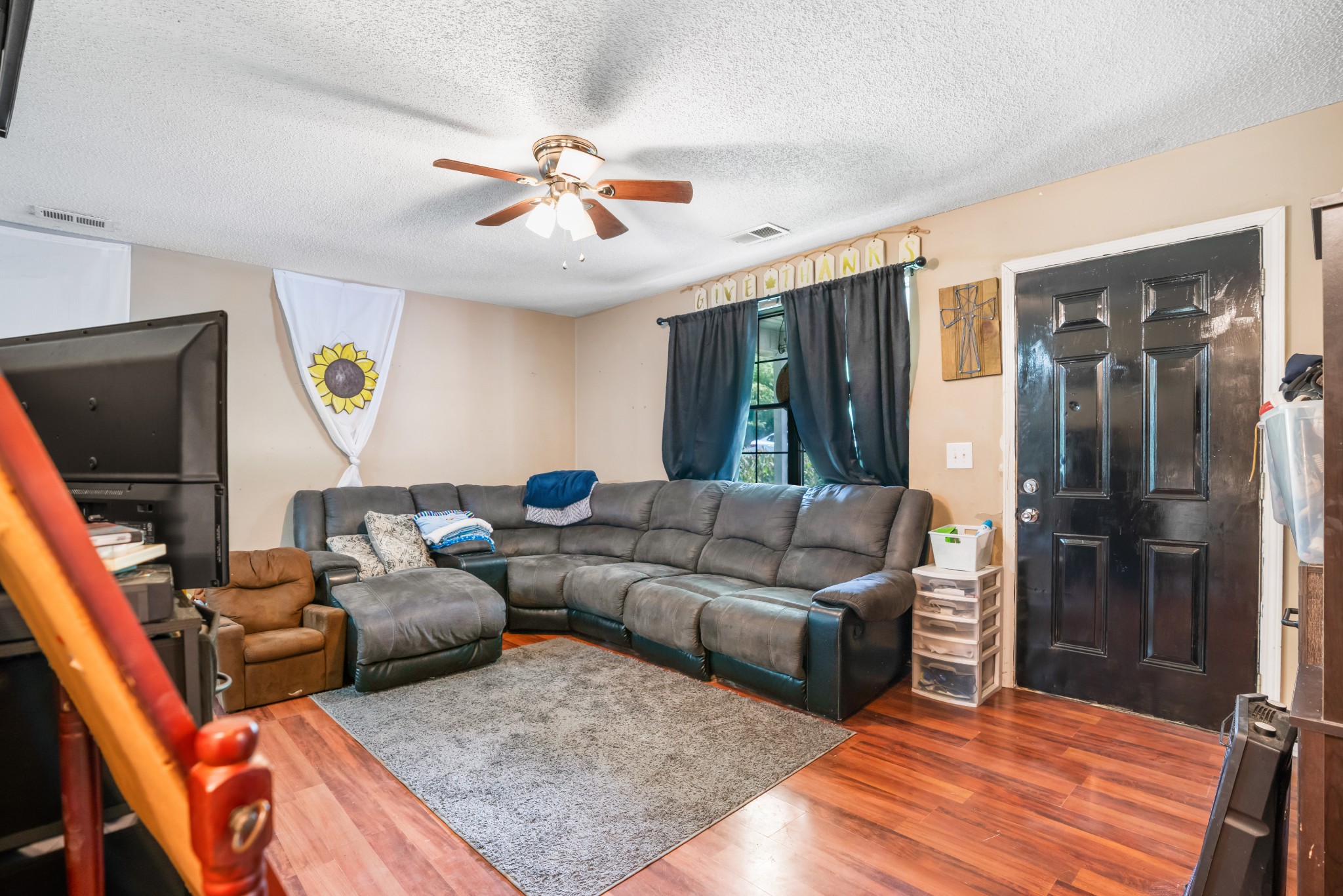 631 Wren Ave