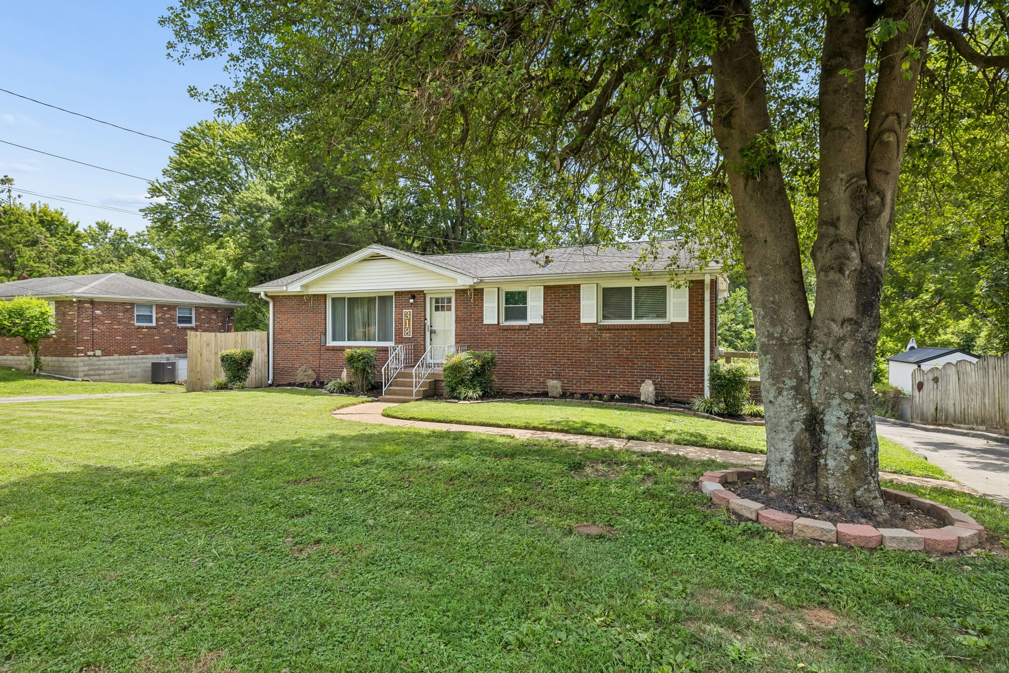 318 Jacksonian Dr