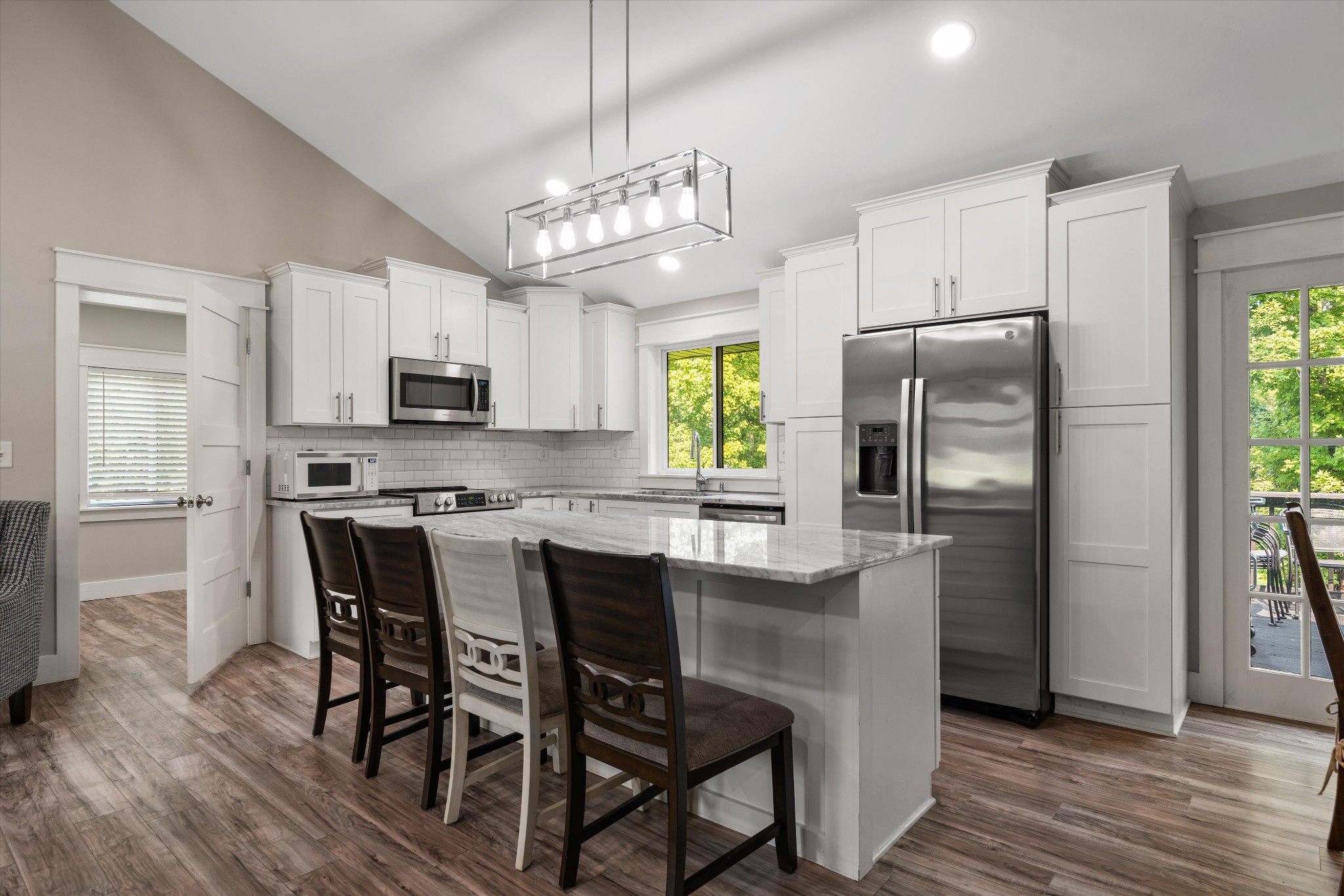 2498 Center Point Rd
