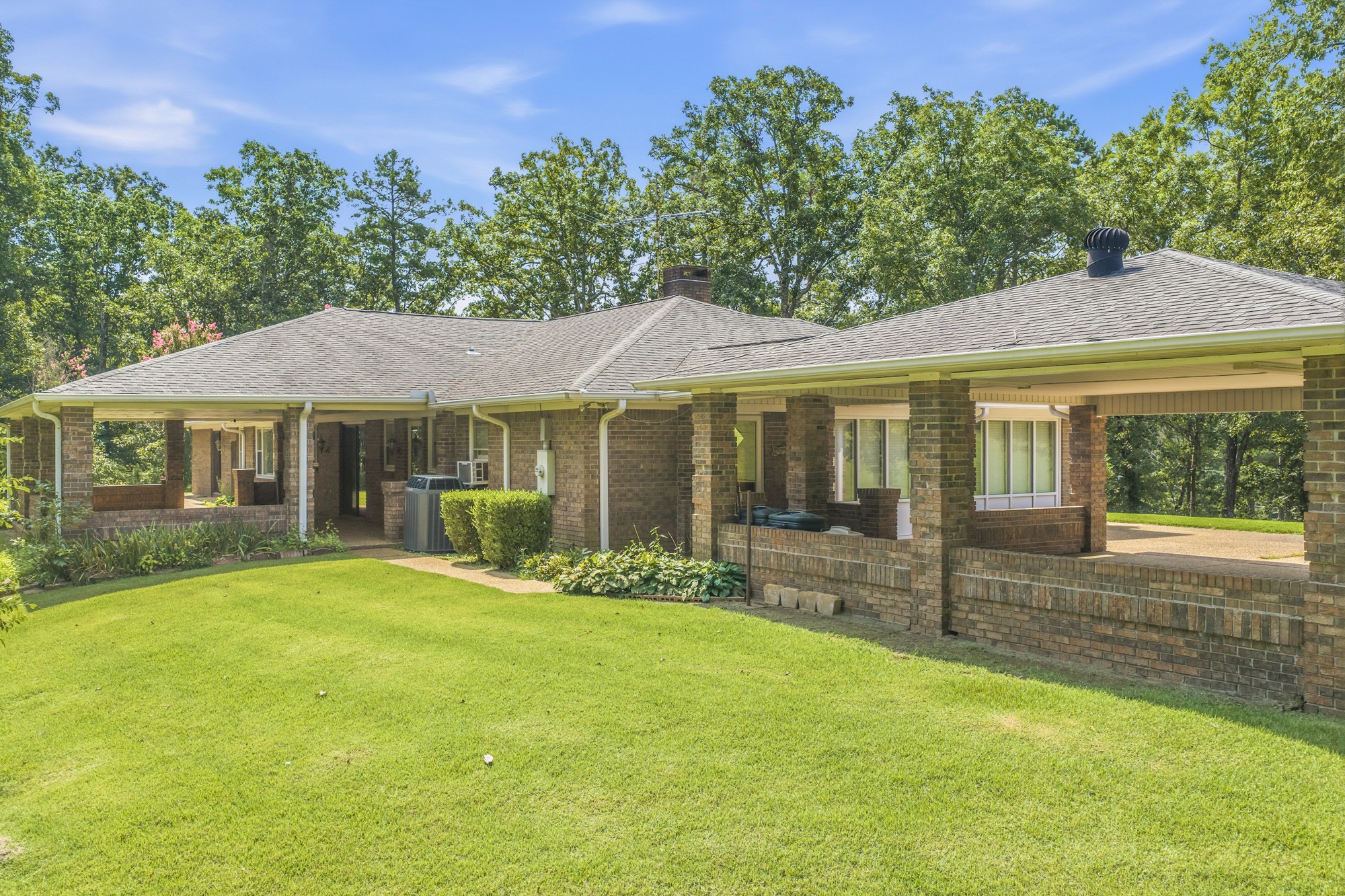 32 Fairway Pl