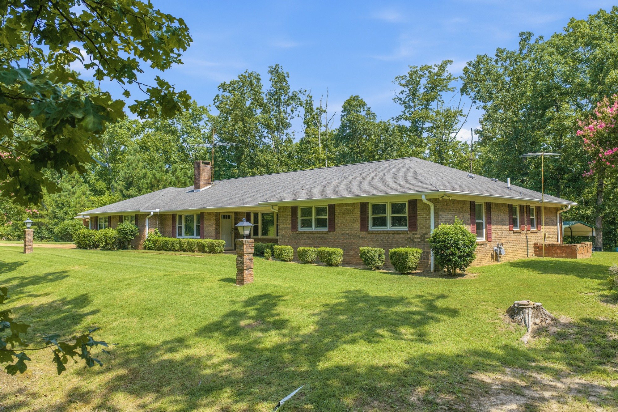 32 Fairway Pl