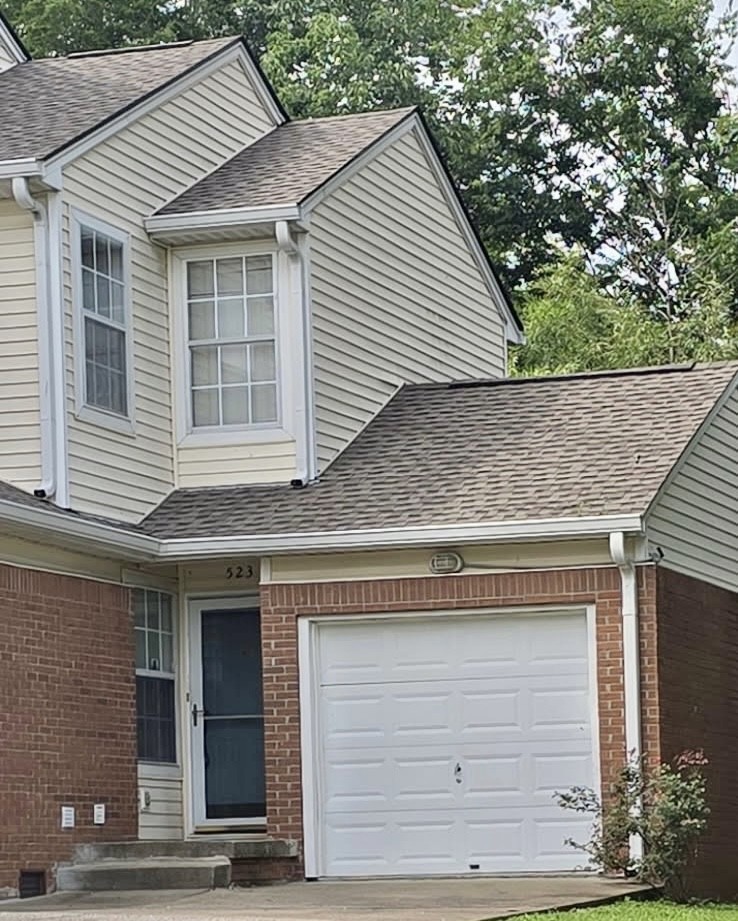 523 Forest Pointe Pl