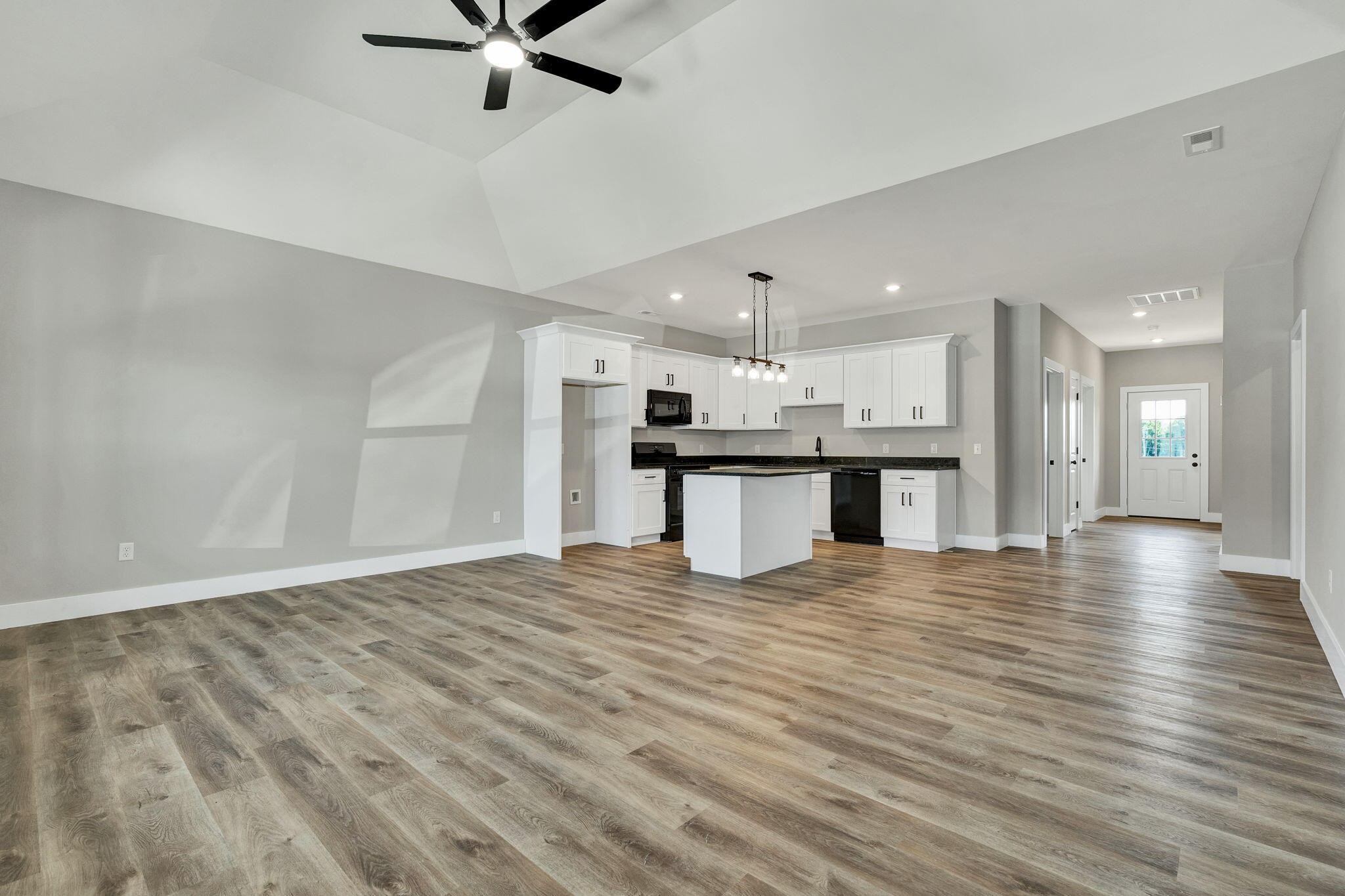 1090 Congress Parkway, N