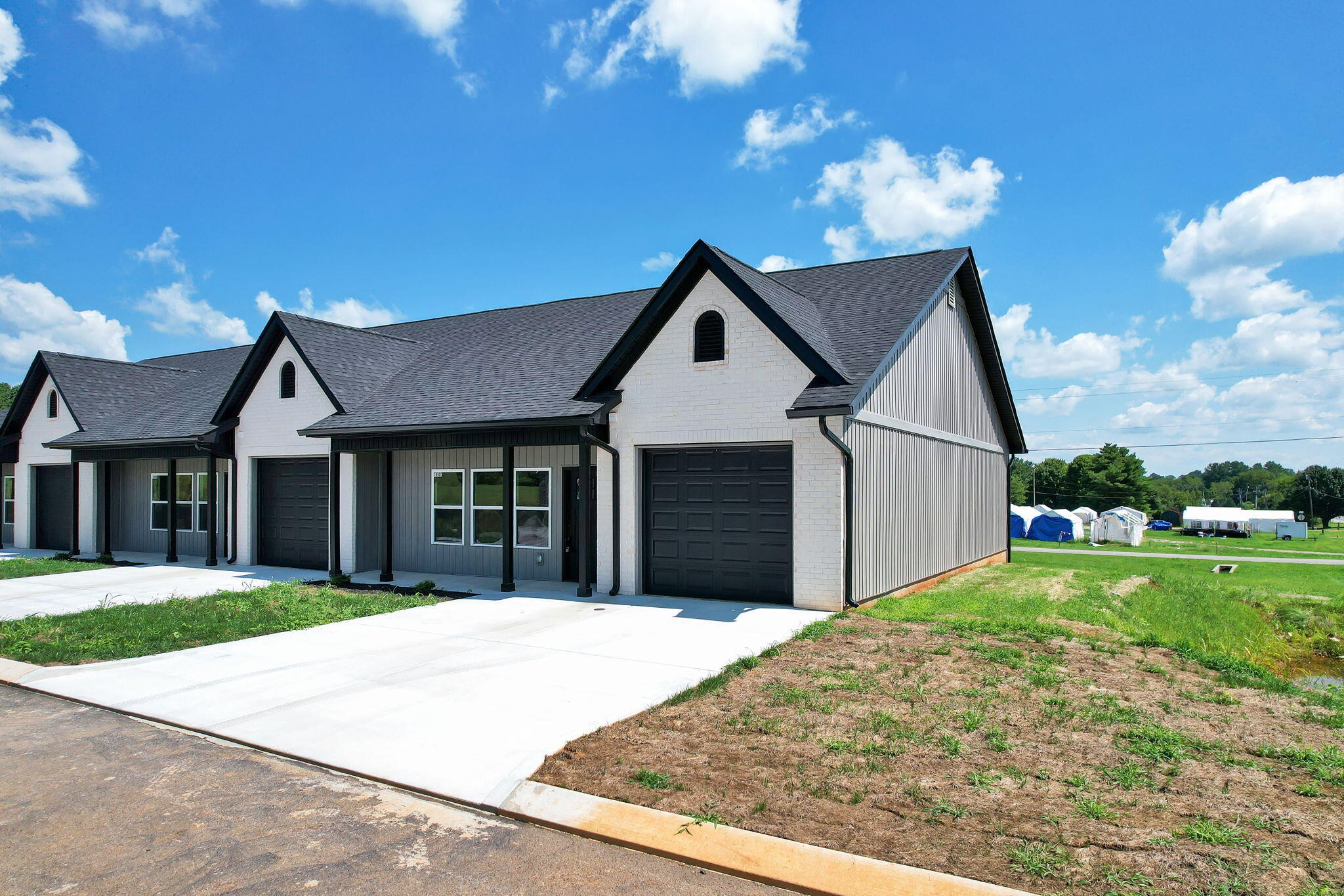 1090 Congress Parkway, N