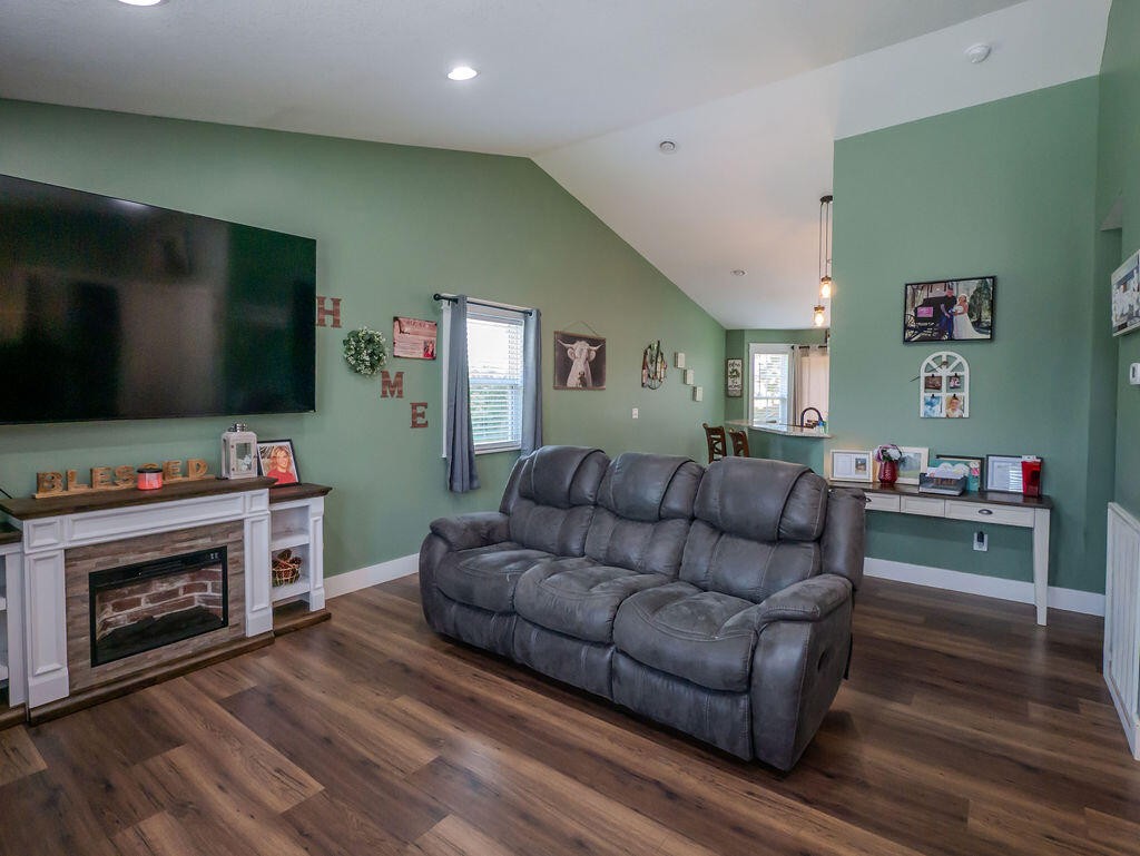 284 Sweetsprings Road