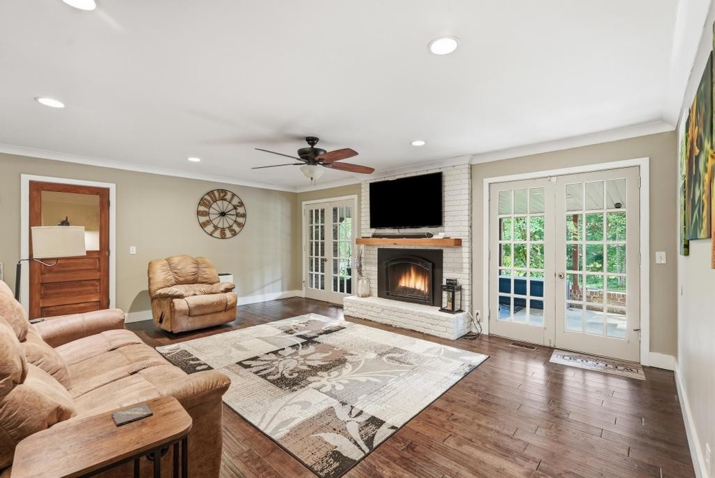 747 Timber Ln