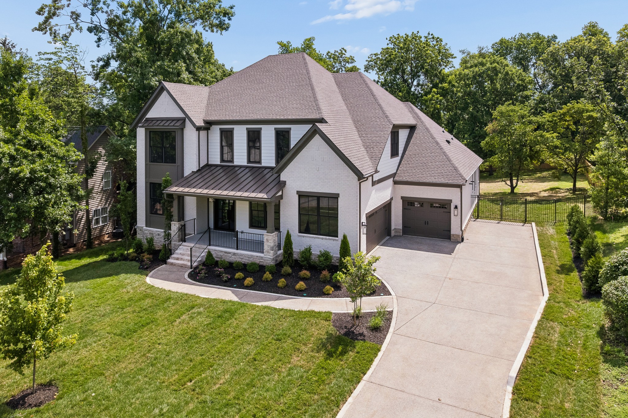 2808 White Oak Dr