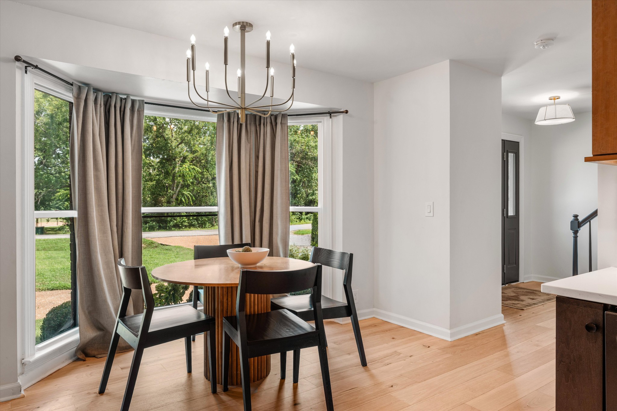 4421 Belmont Park Ter