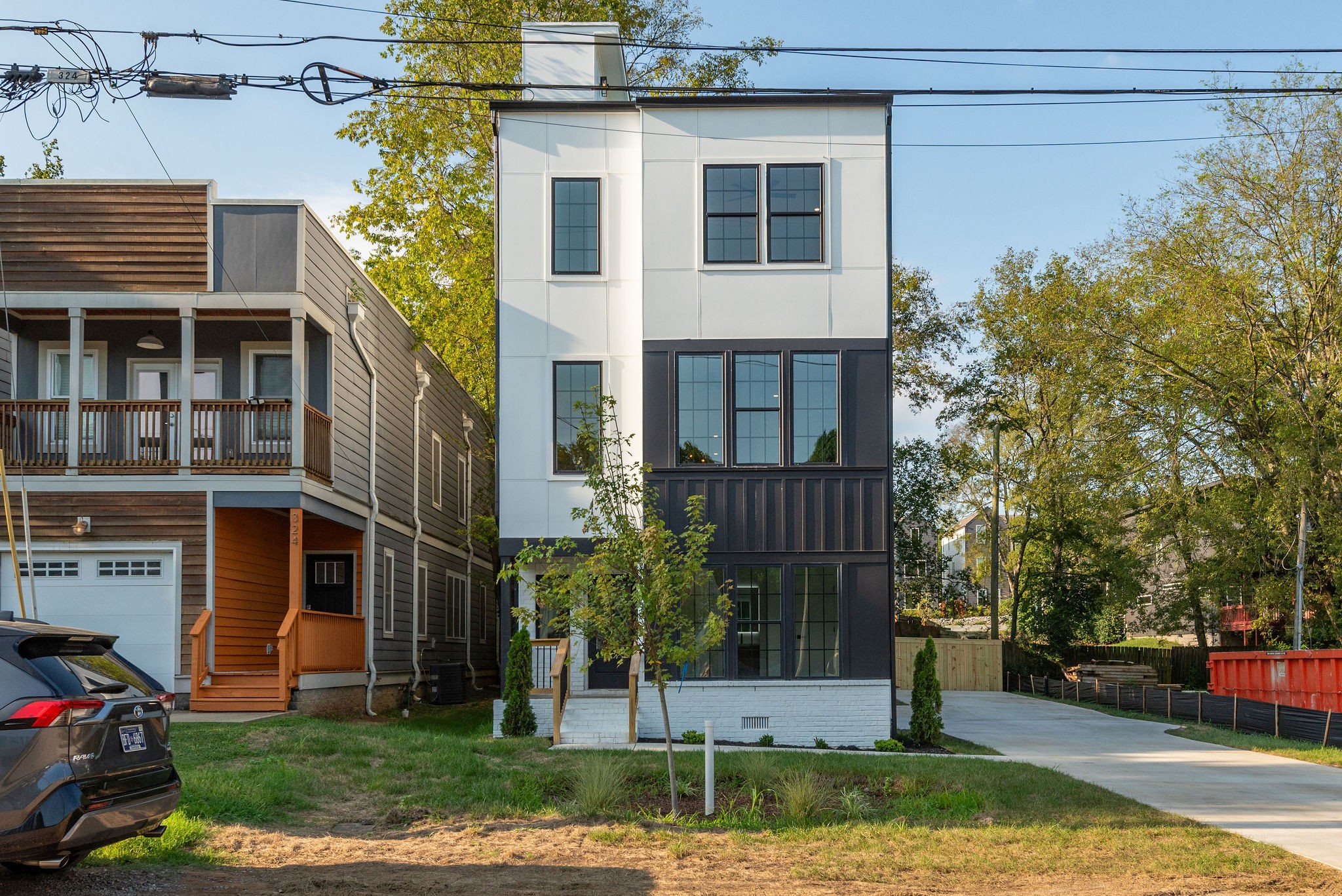 322A Queen Ave