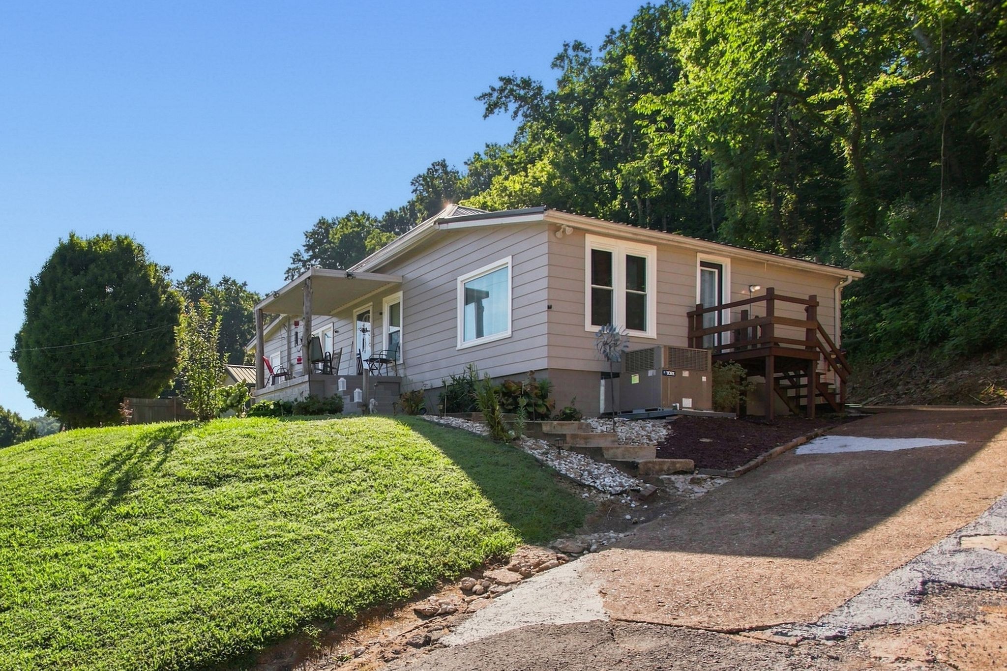 8565 Lawrenceburg Hwy