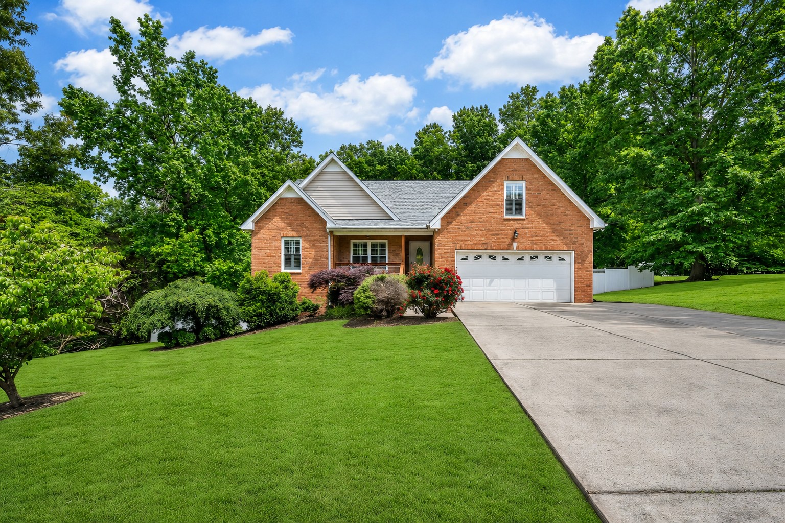206 Eastwood Dr