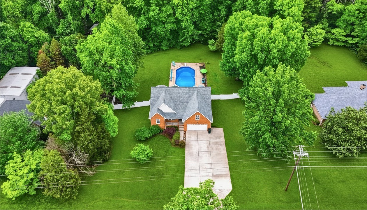 206 Eastwood Dr