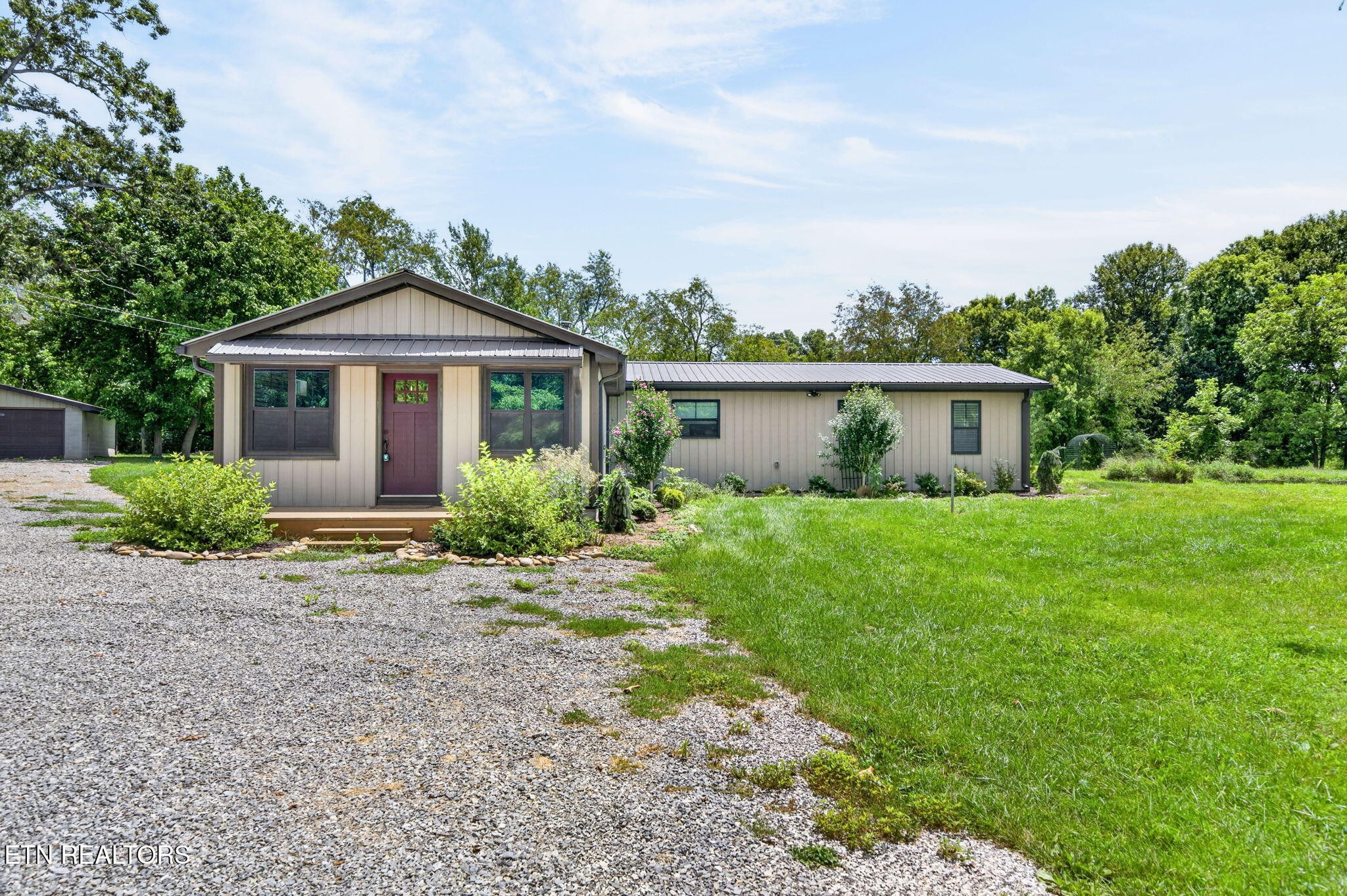 2490 Chestnut Hill Rd