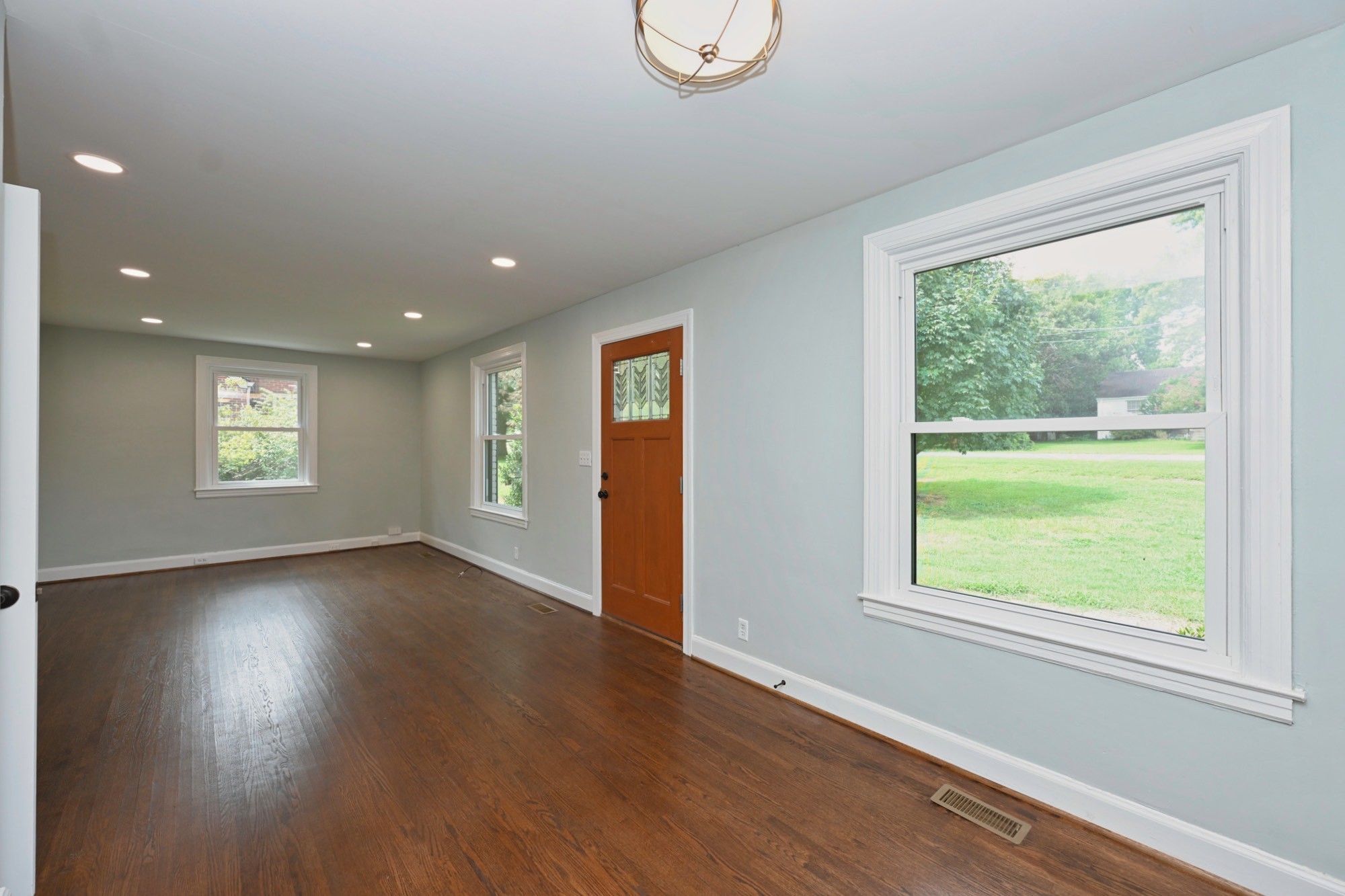 2213 Ridgecrest Dr
