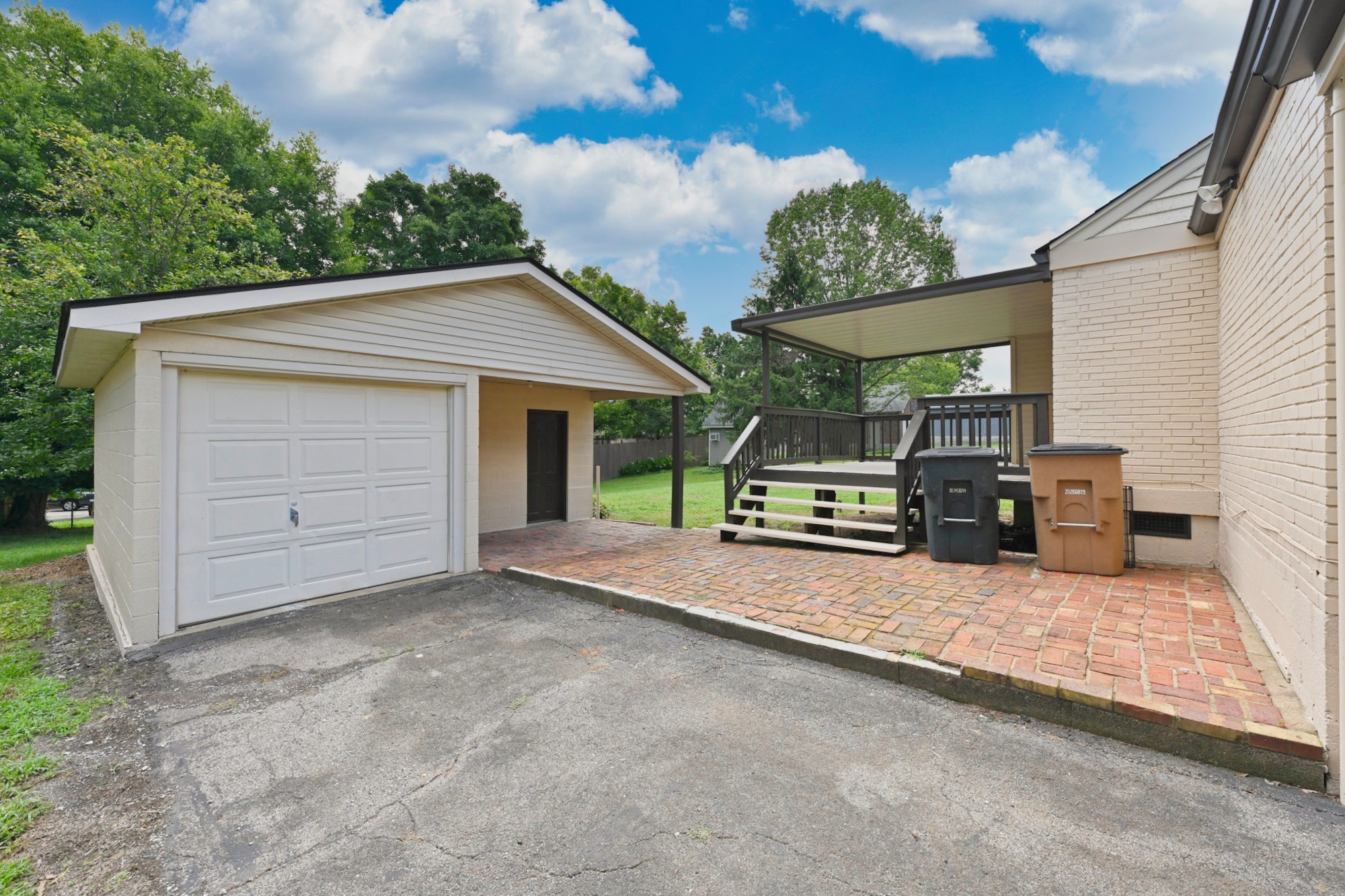 2213 Ridgecrest Dr