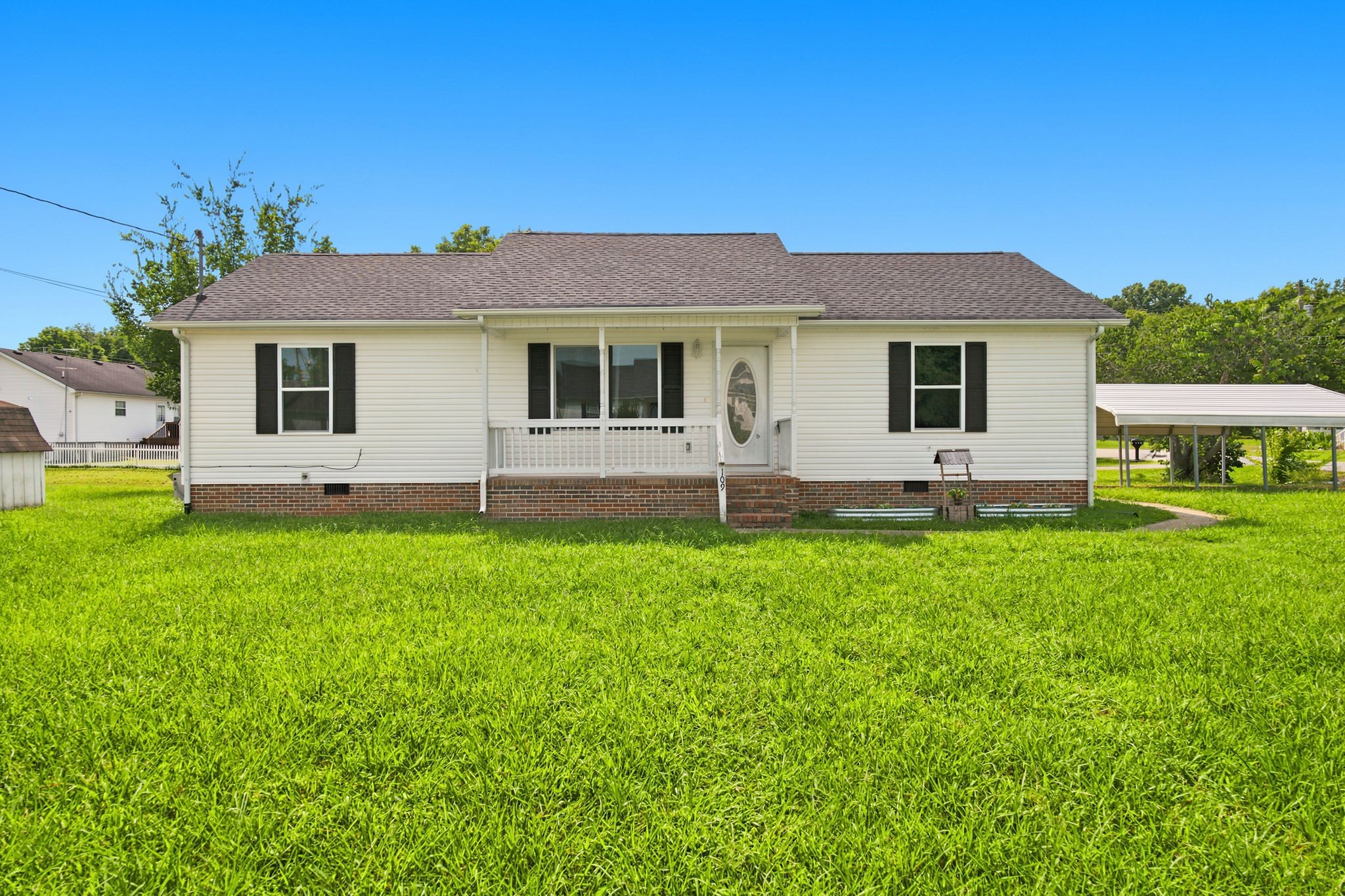 109 Anna Ln