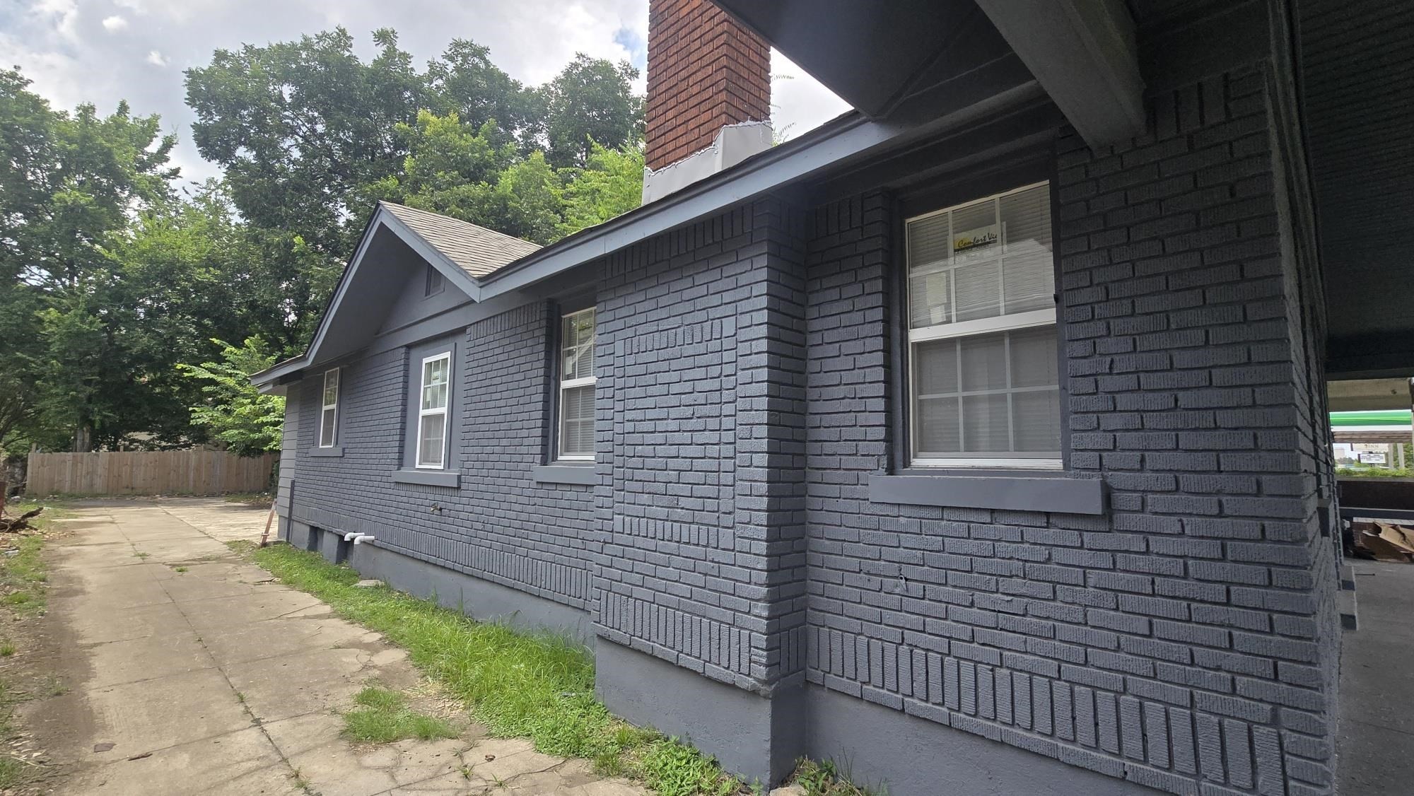 1251 LAMAR AVE